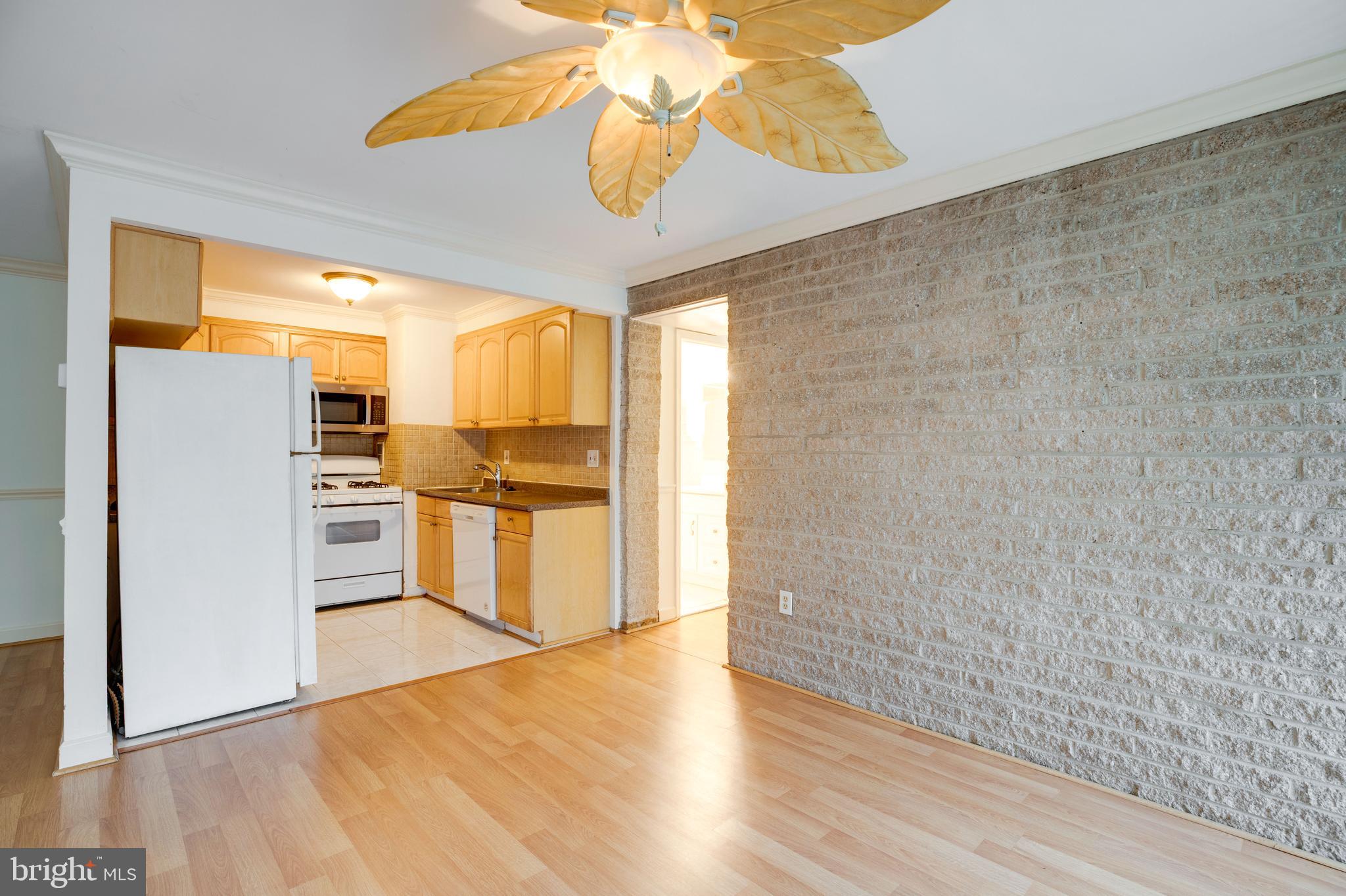 IVYMOUNT COURT - Residential Lease