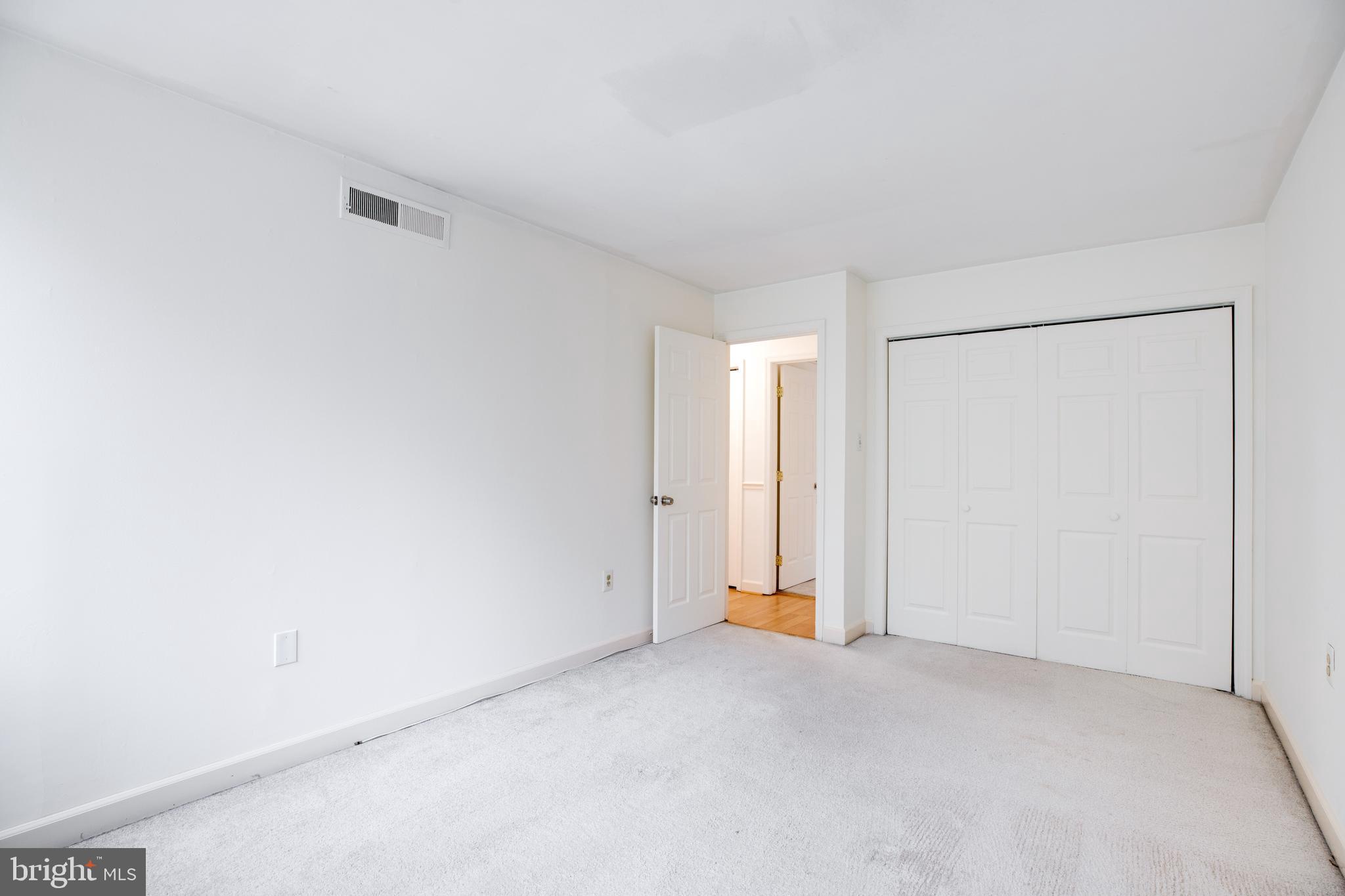 IVYMOUNT COURT - Residential Lease