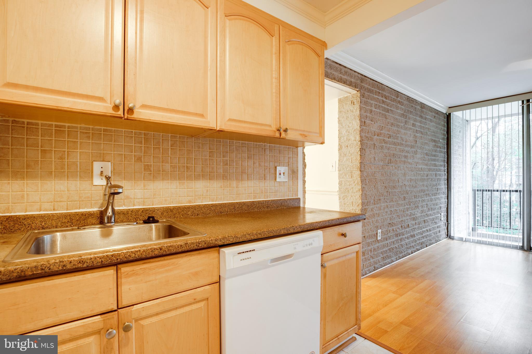 IVYMOUNT COURT - Residential Lease