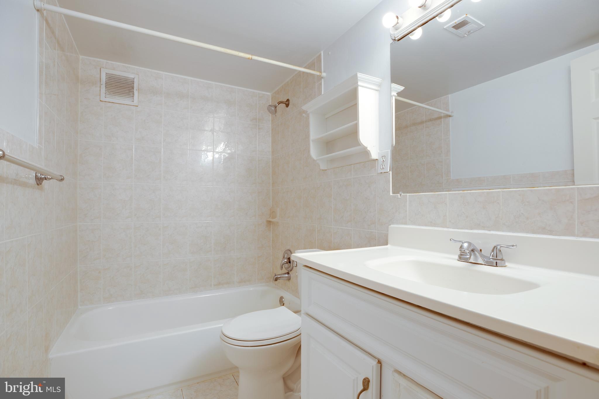 IVYMOUNT COURT - Residential Lease