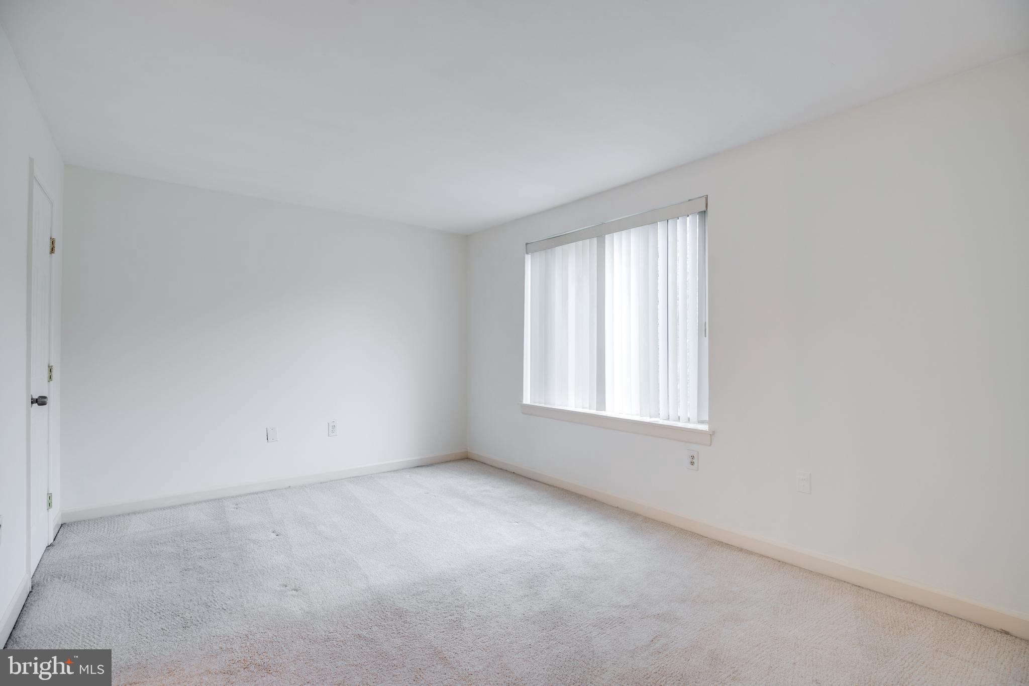 IVYMOUNT COURT - Residential Lease