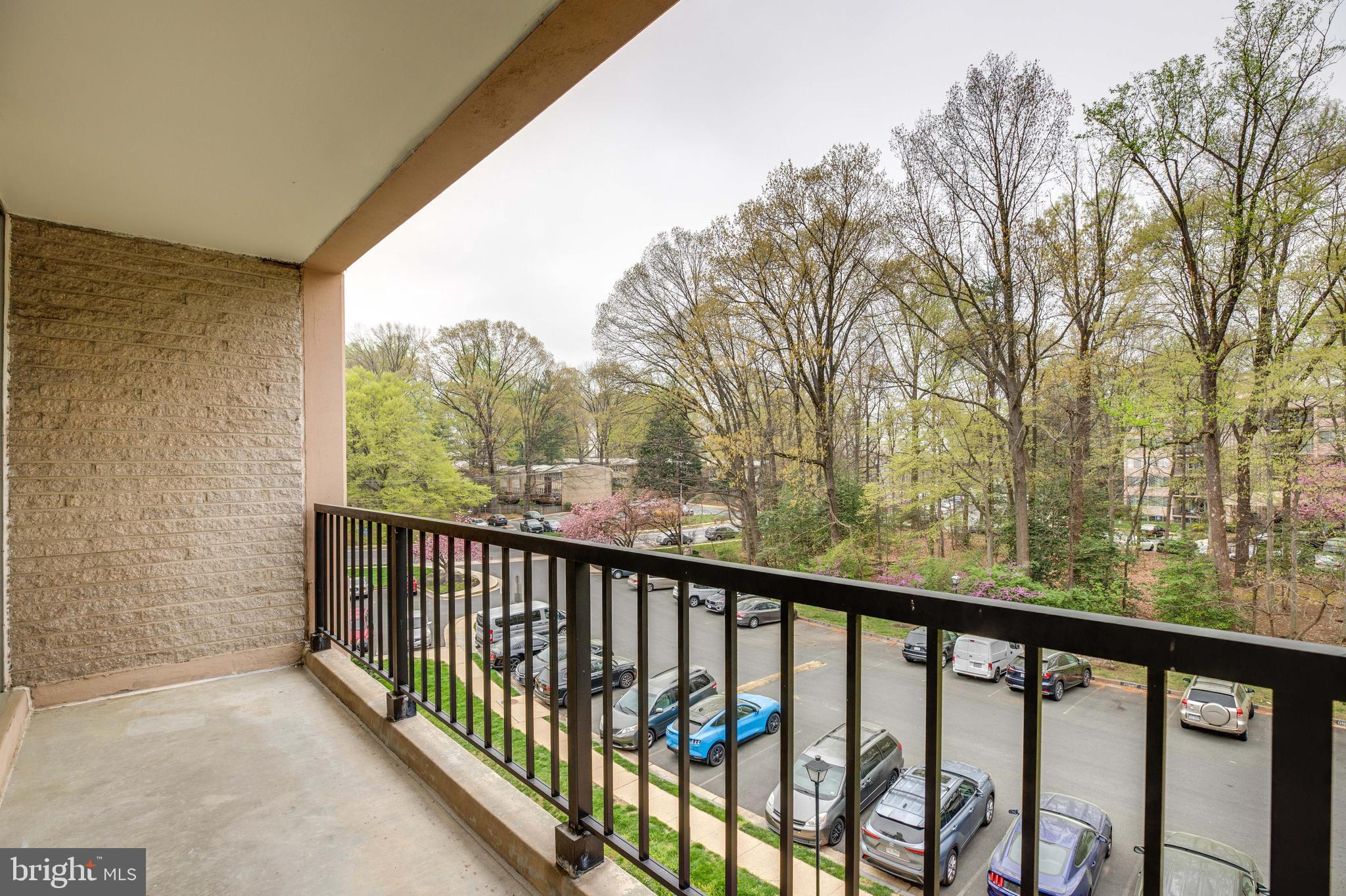 IVYMOUNT COURT - Residential Lease