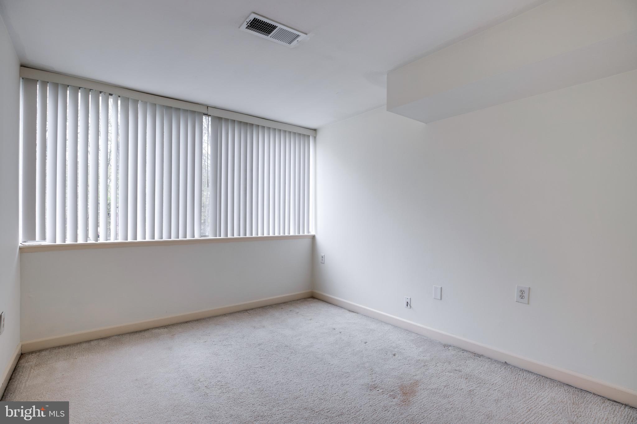 IVYMOUNT COURT - Residential Lease