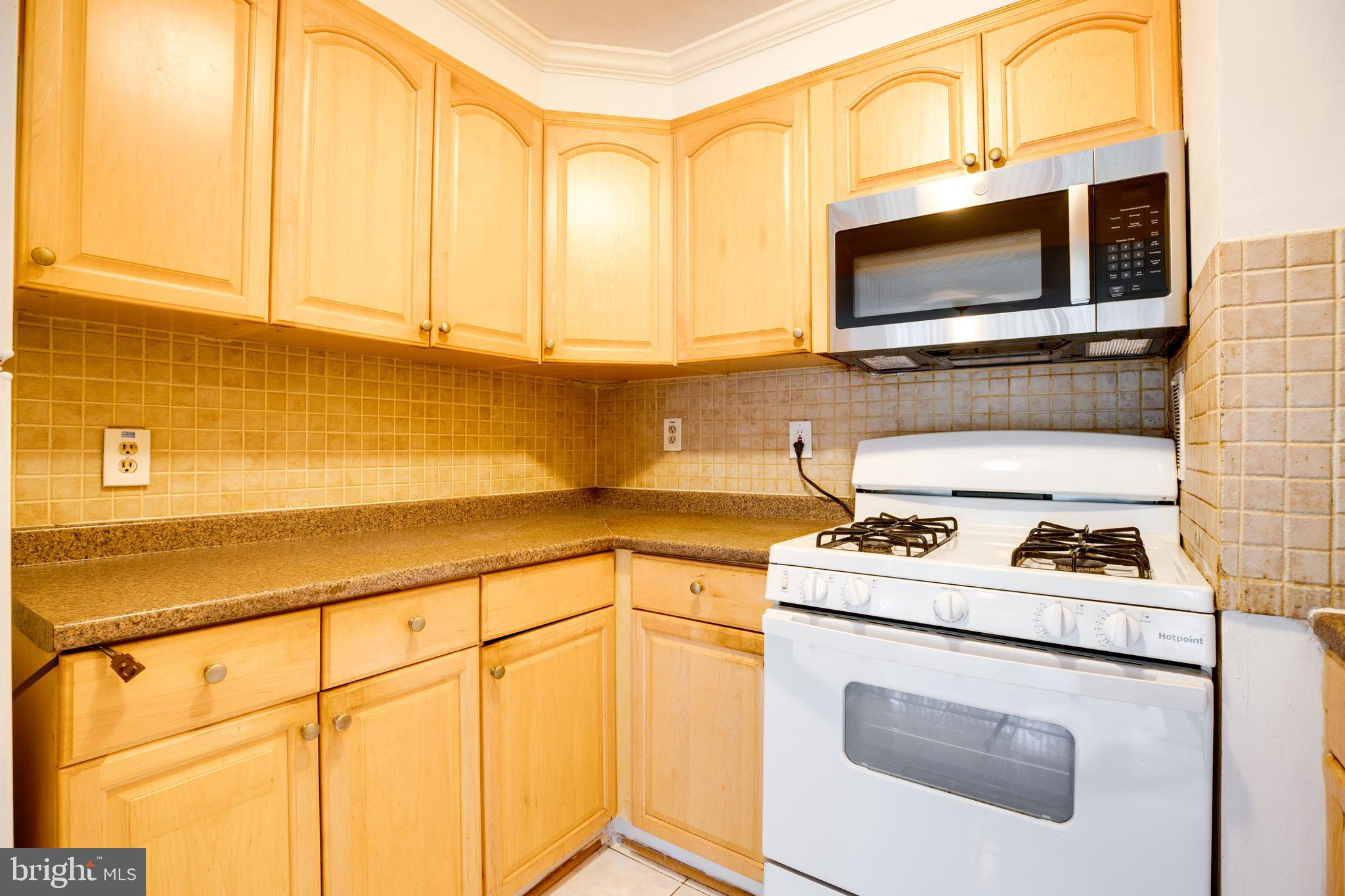 IVYMOUNT COURT - Residential Lease