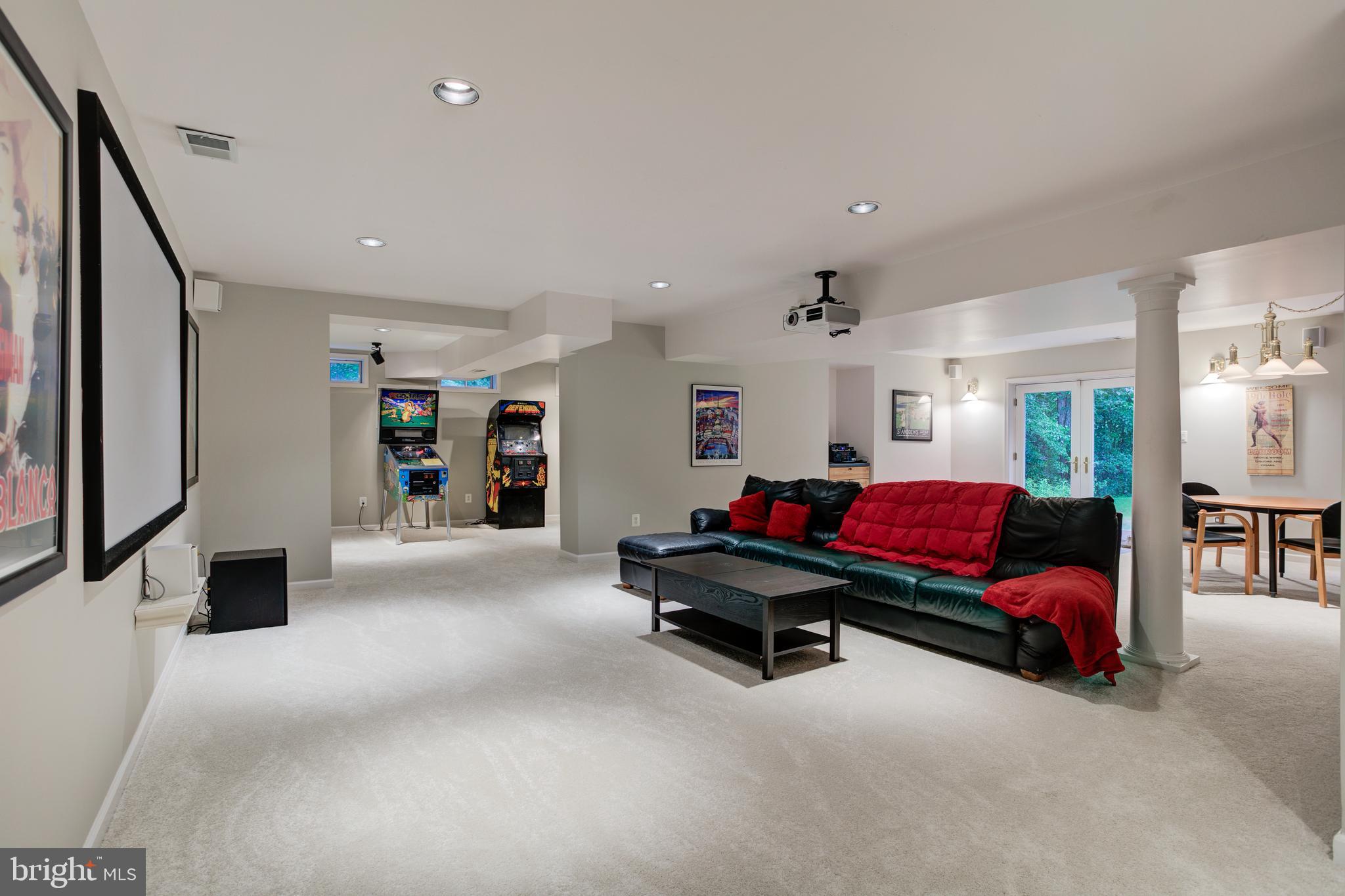 MEADOWBROOK WOODS - Residential