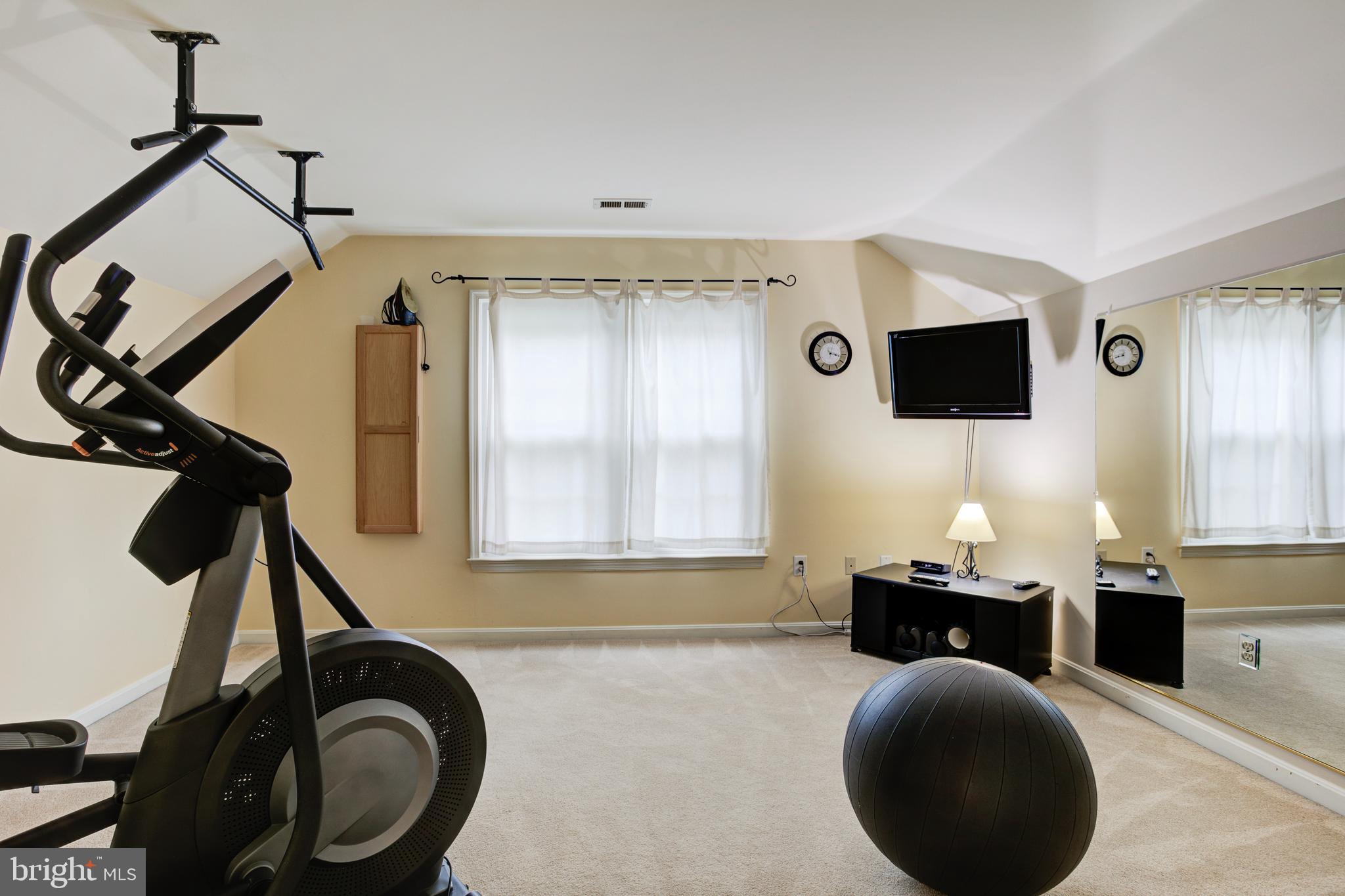 MEADOWBROOK WOODS - Residential