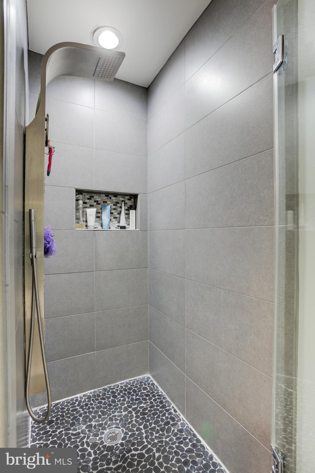 MEADOWBROOK WOODS - Residential