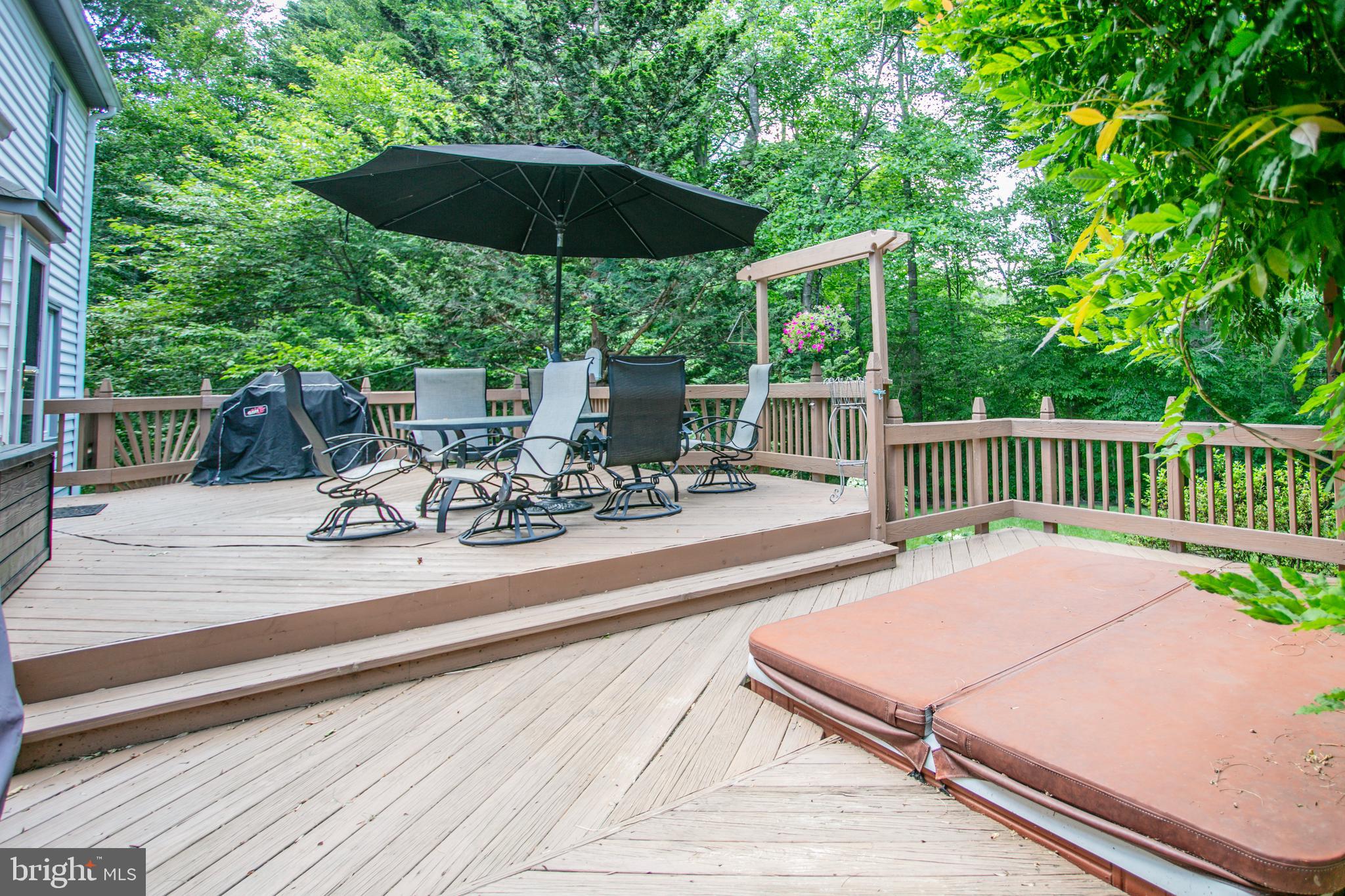 MEADOWBROOK WOODS - Residential