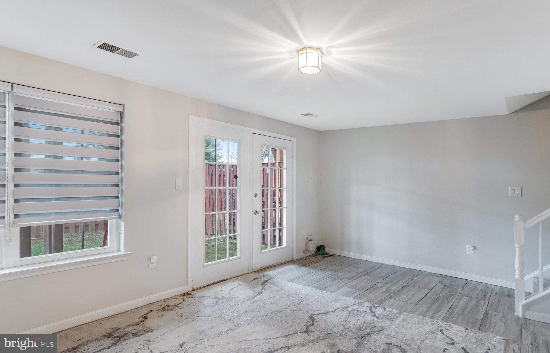 PRINCE WILLIAM COMMONS - Residential Lease