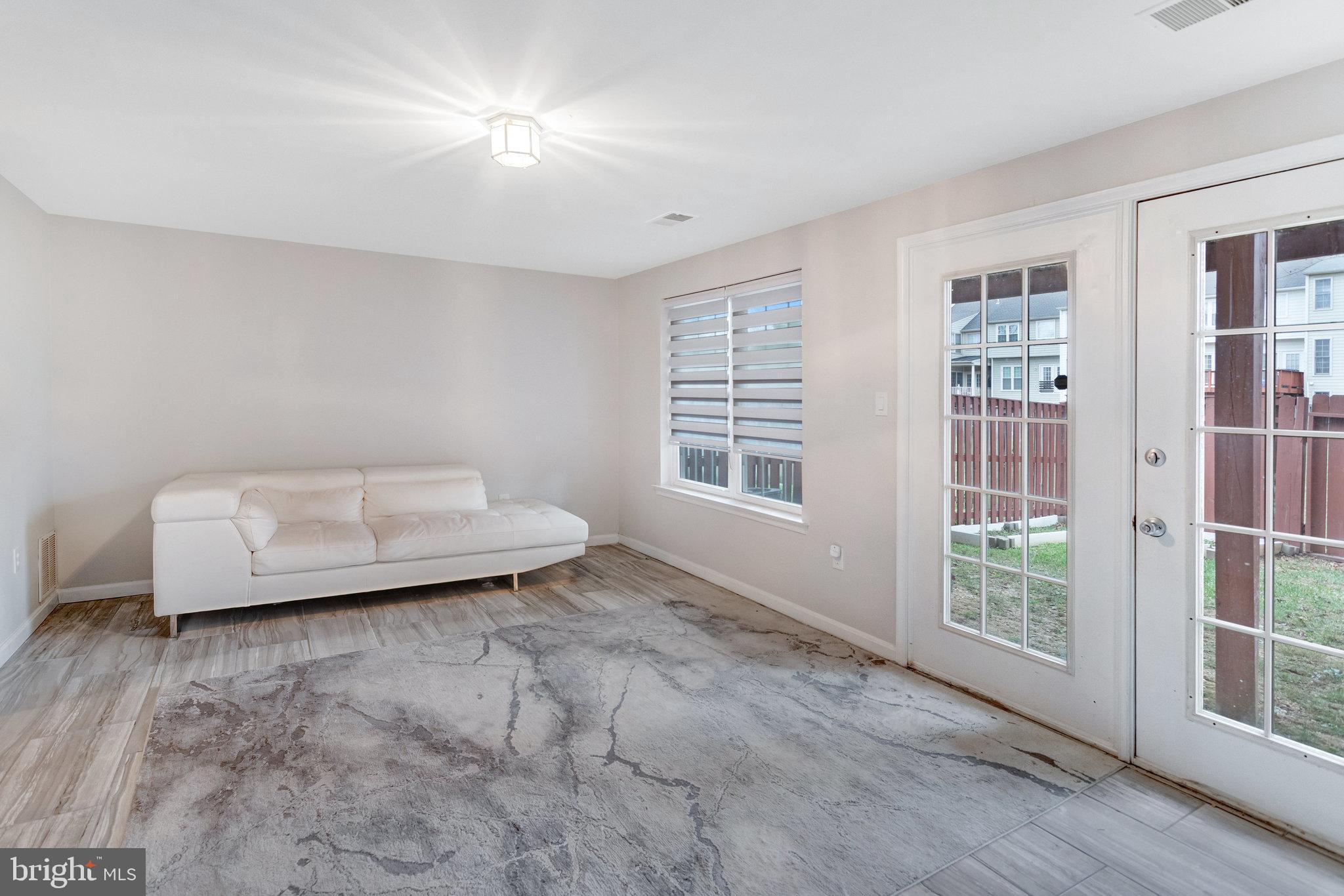 PRINCE WILLIAM COMMONS - Residential Lease