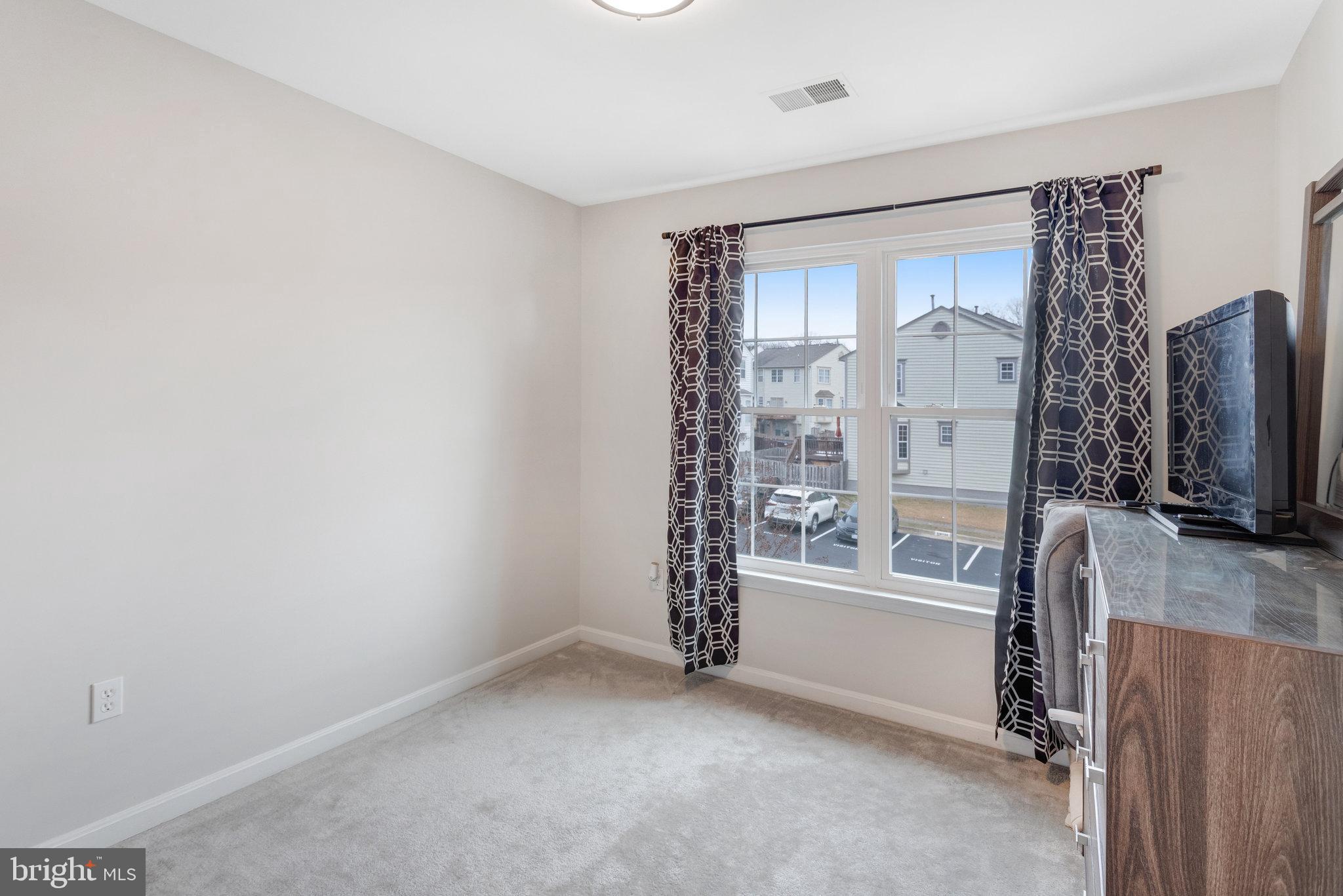 PRINCE WILLIAM COMMONS - Residential Lease