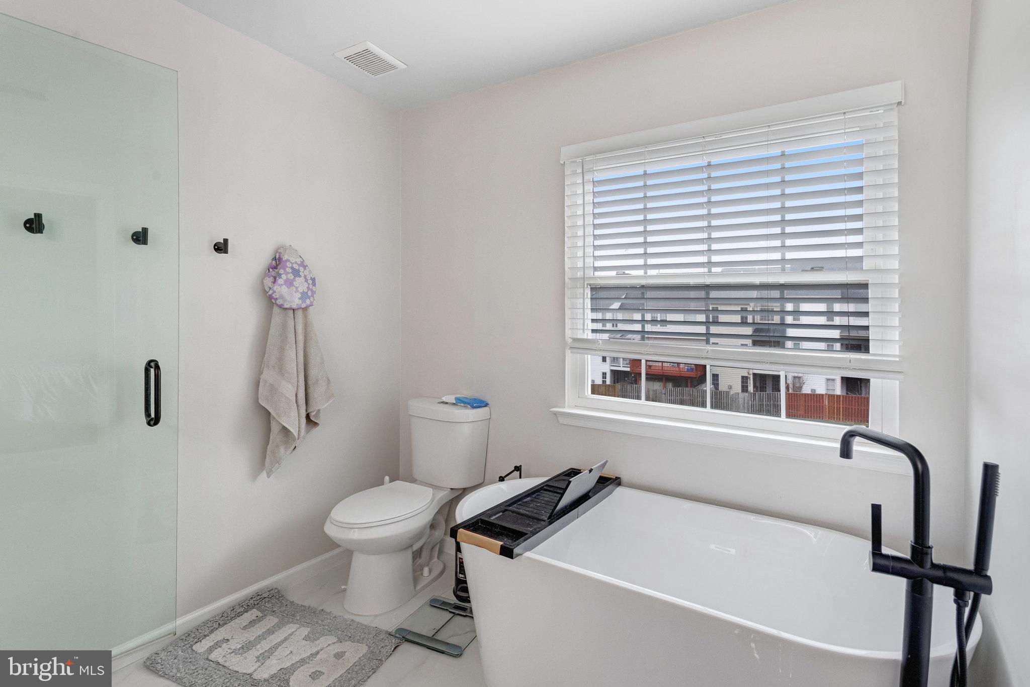 PRINCE WILLIAM COMMONS - Residential Lease