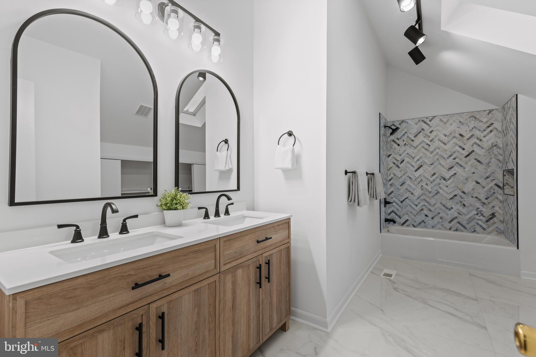 OVERLOOK - Residential