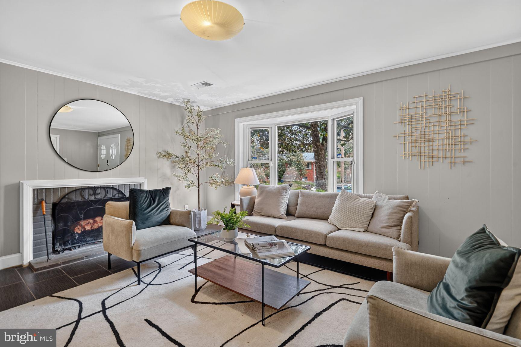 822 LOXFORD TERRACE