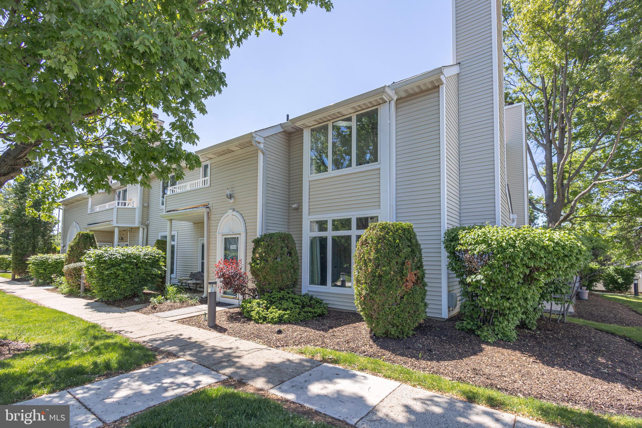 MONTGOMERY PLACE - Residential