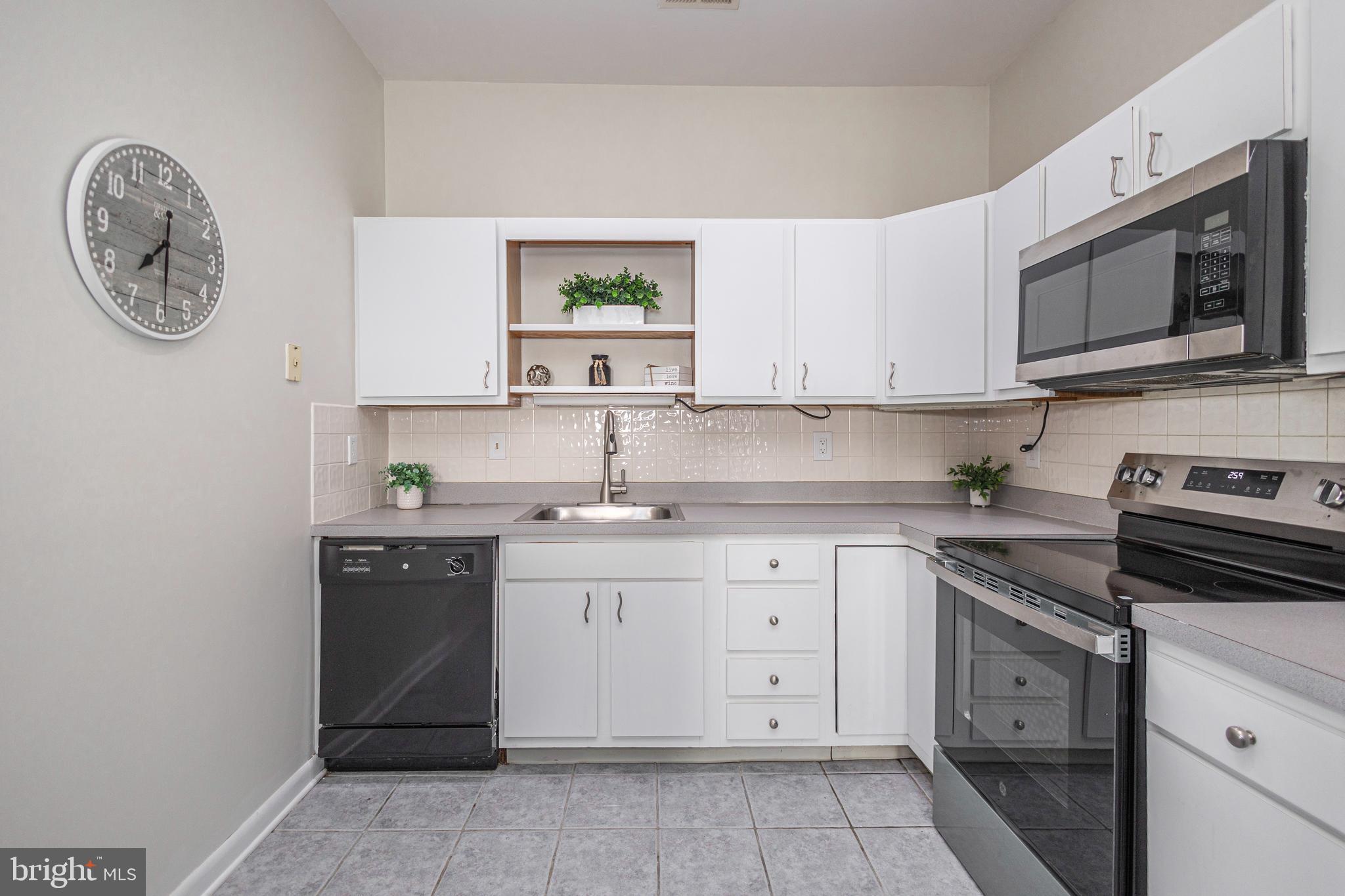 MONTGOMERY PLACE - Residential