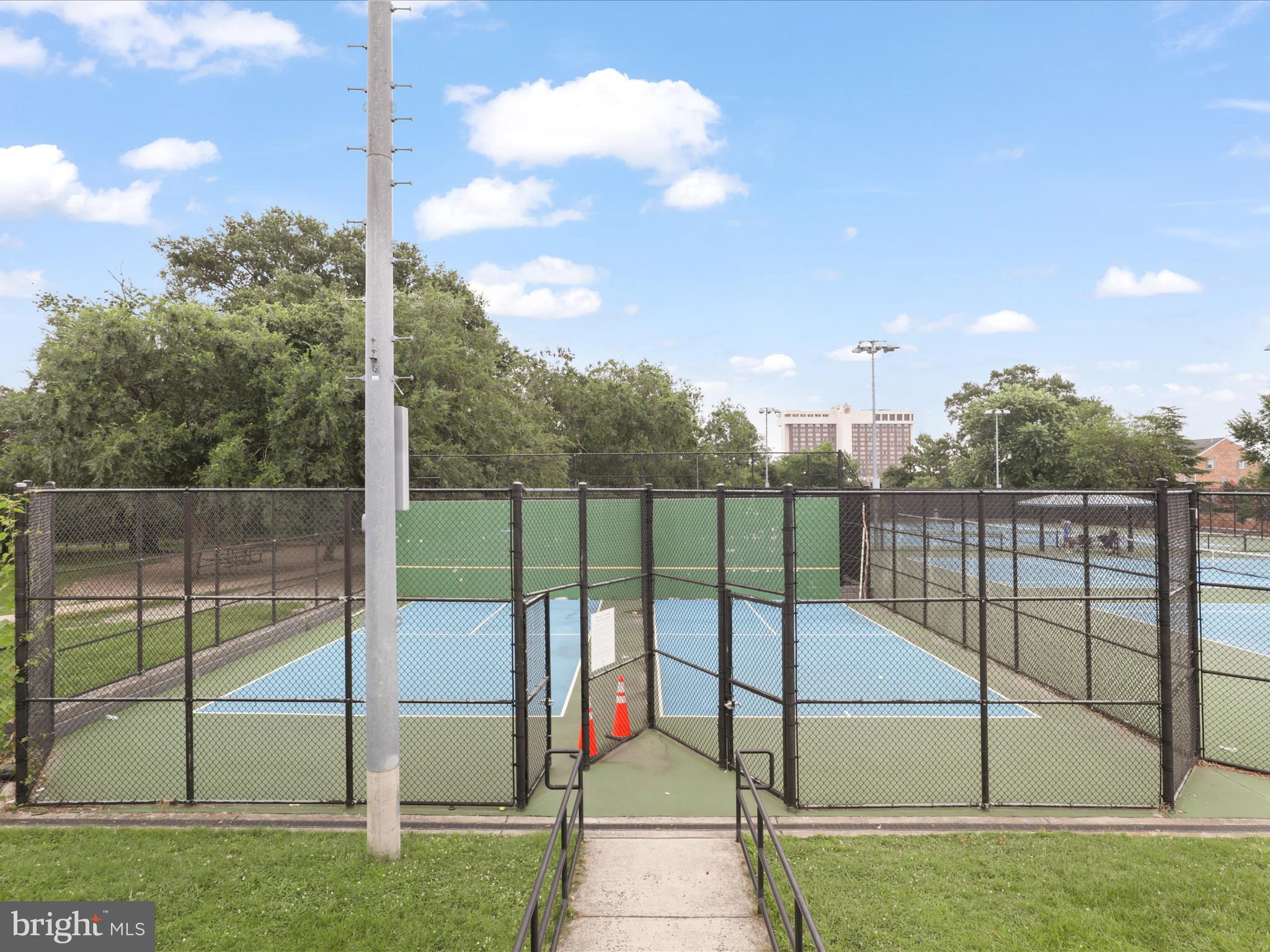 ROLFE STREET STATION - Residential