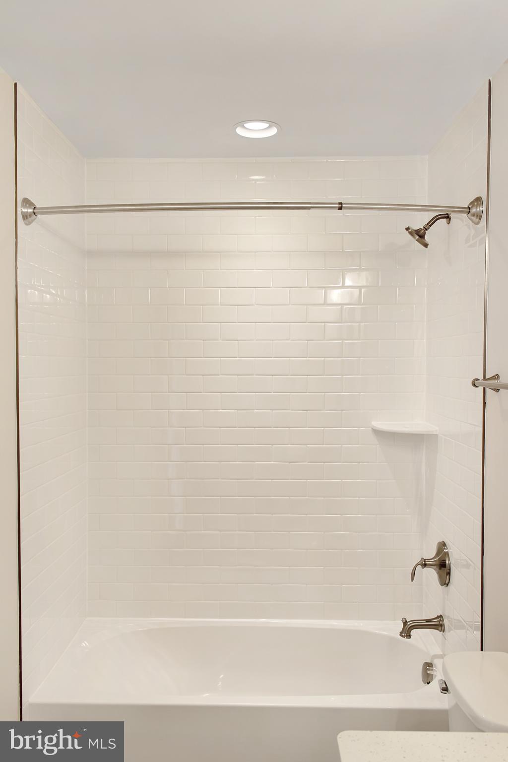 UNKNOWN - Residential Lease