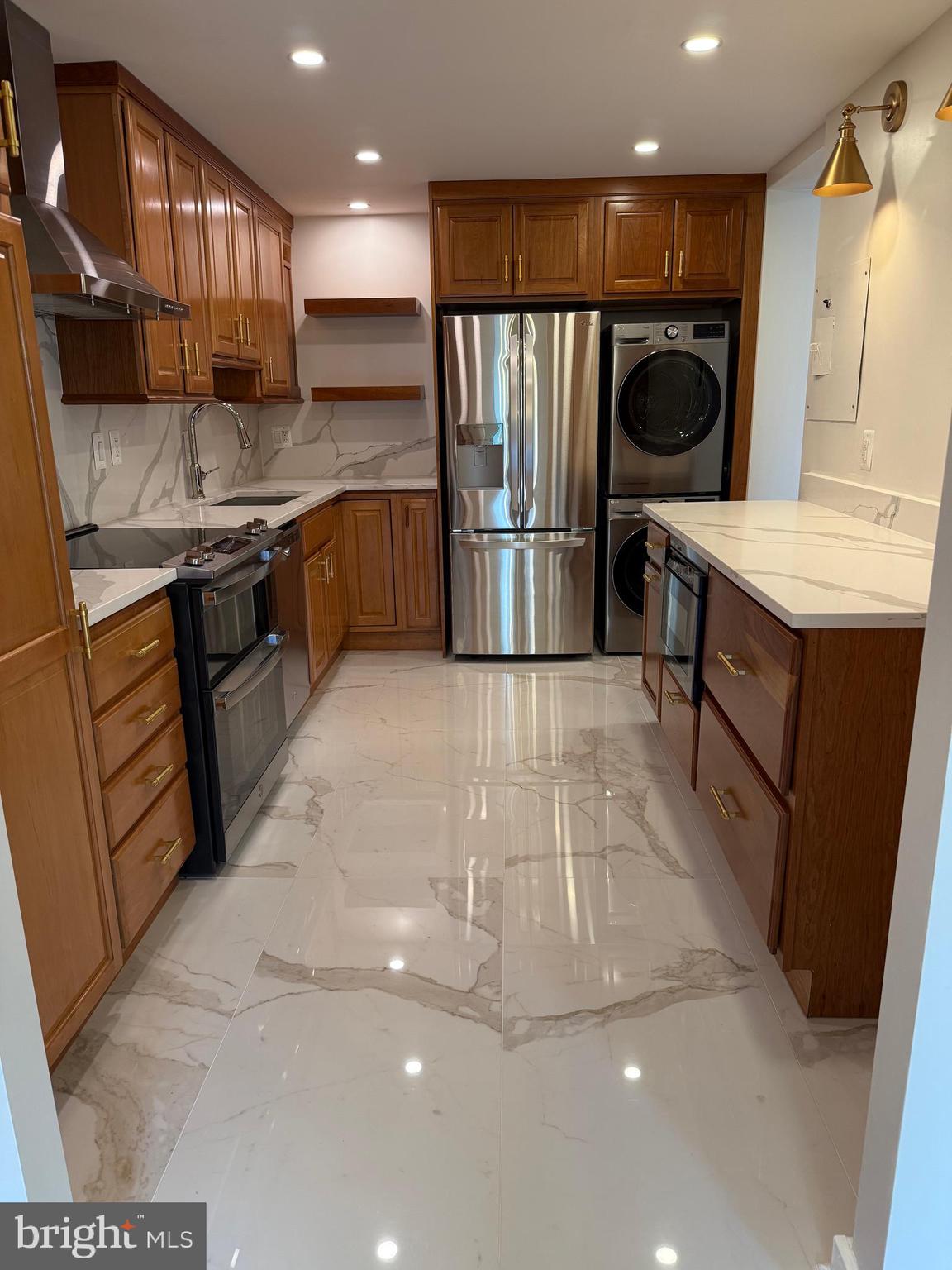 WATERGATE AT LANDMARK - Residential Lease