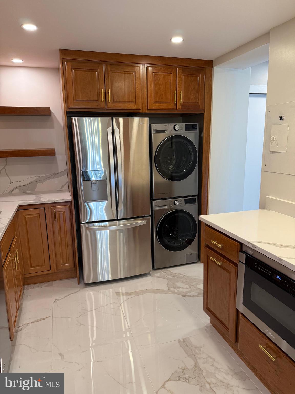 WATERGATE AT LANDMARK - Residential Lease