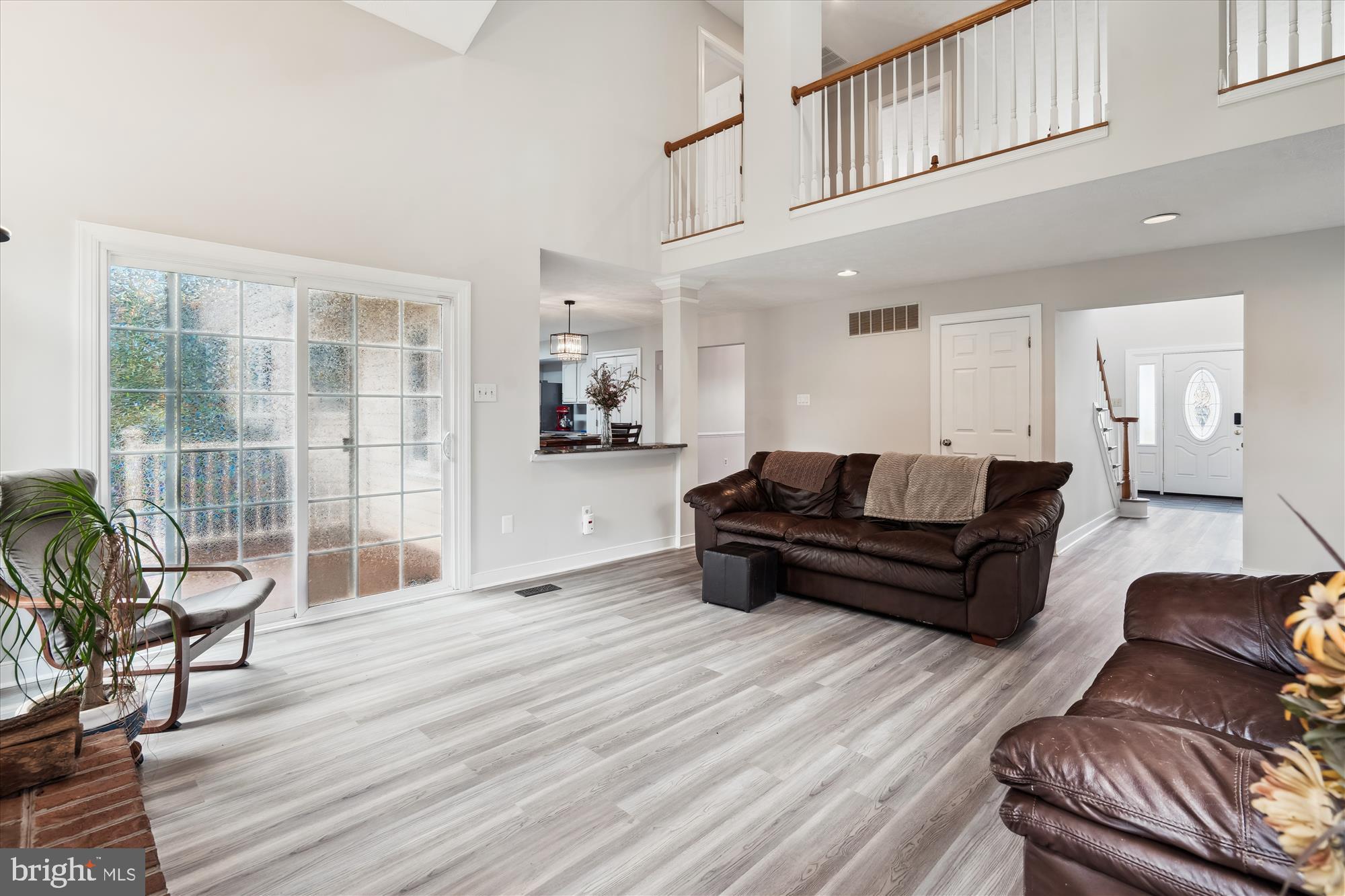 707 THORNWOOD DRIVE