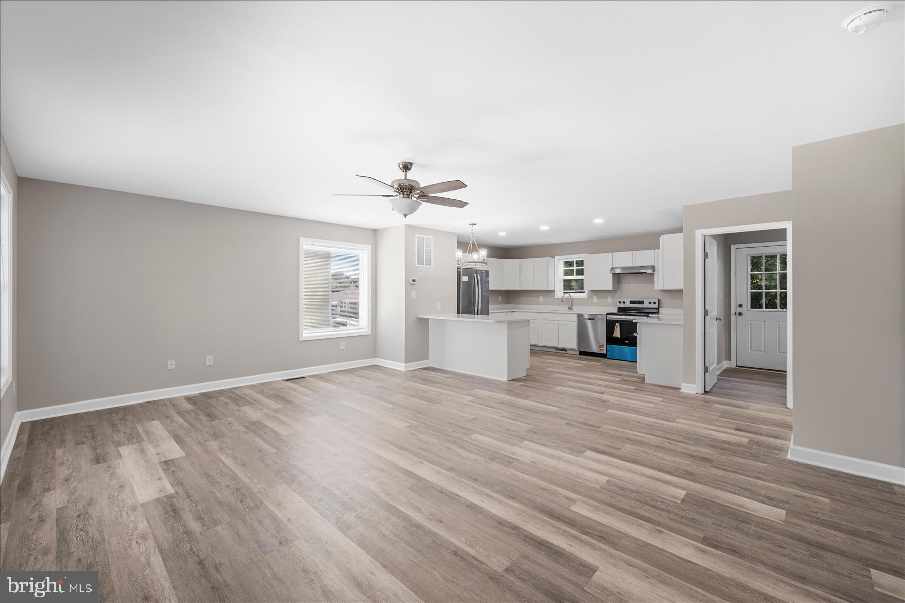 608 NW FRONT STREET