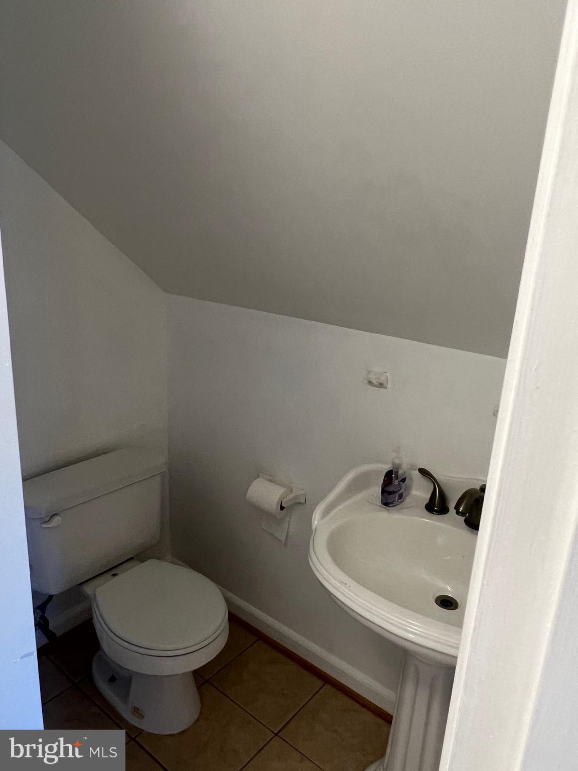 GREENTOP MANOR - Residential Lease