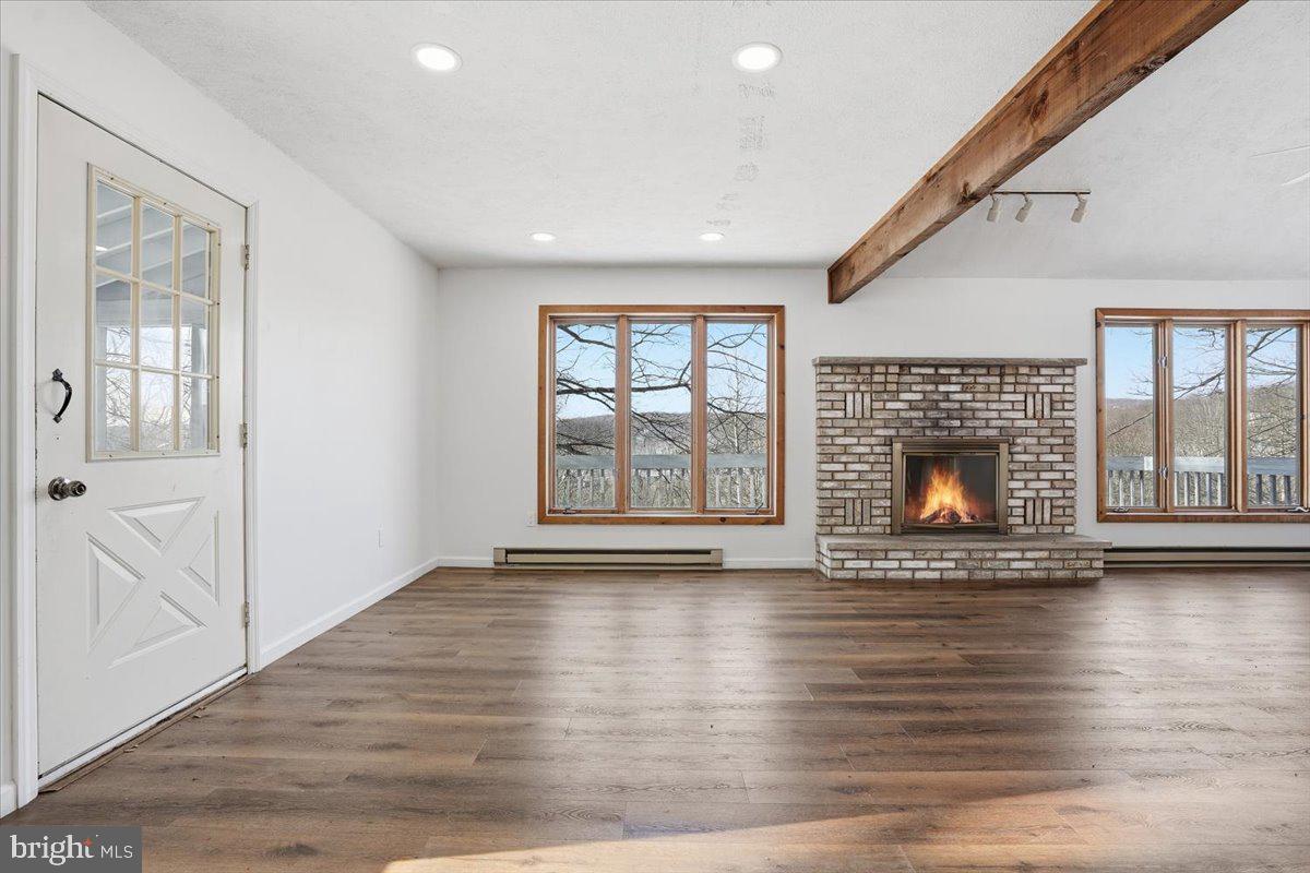 SAW CREEK ESTATES - Residential