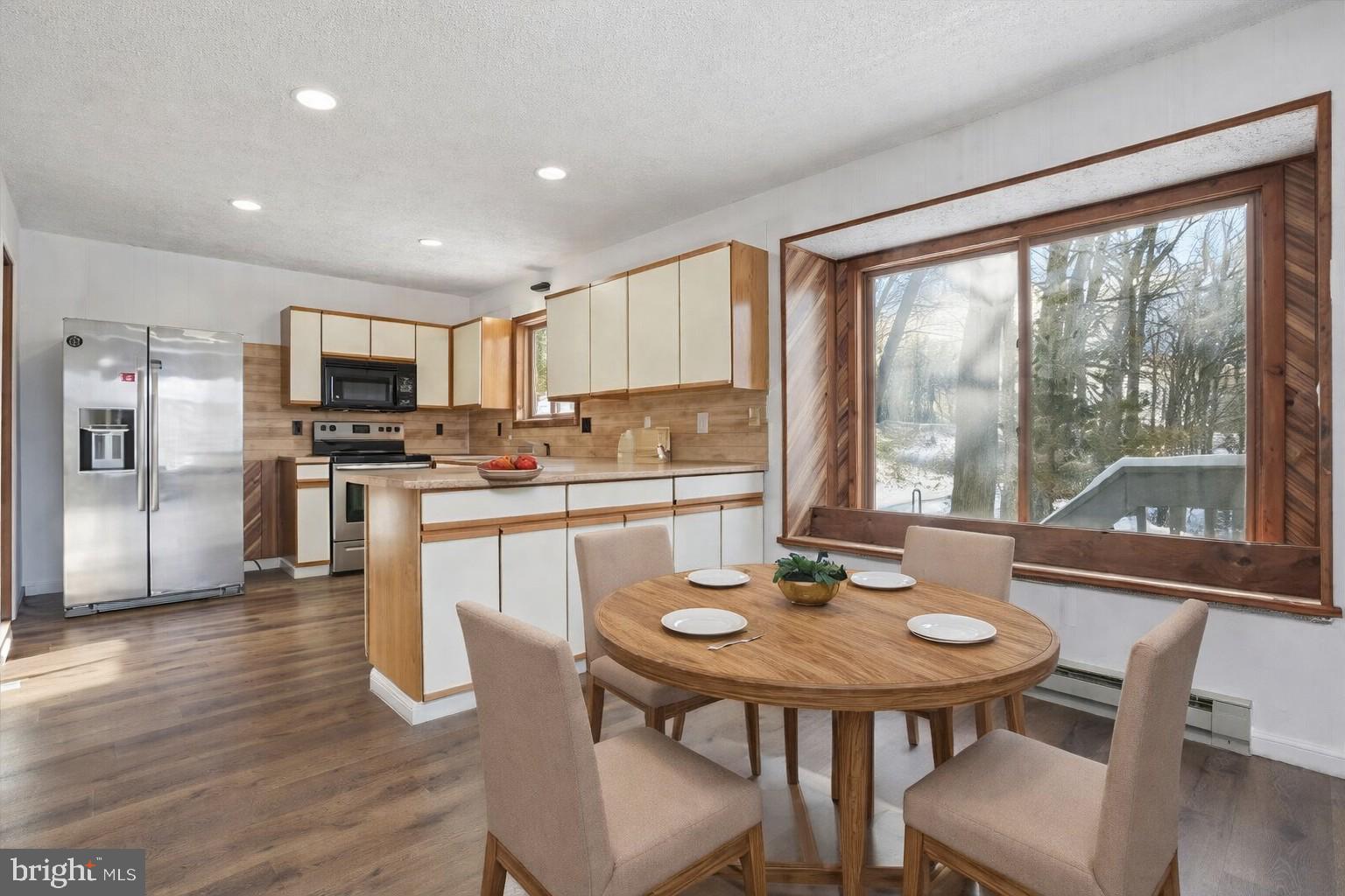 SAW CREEK ESTATES - Residential