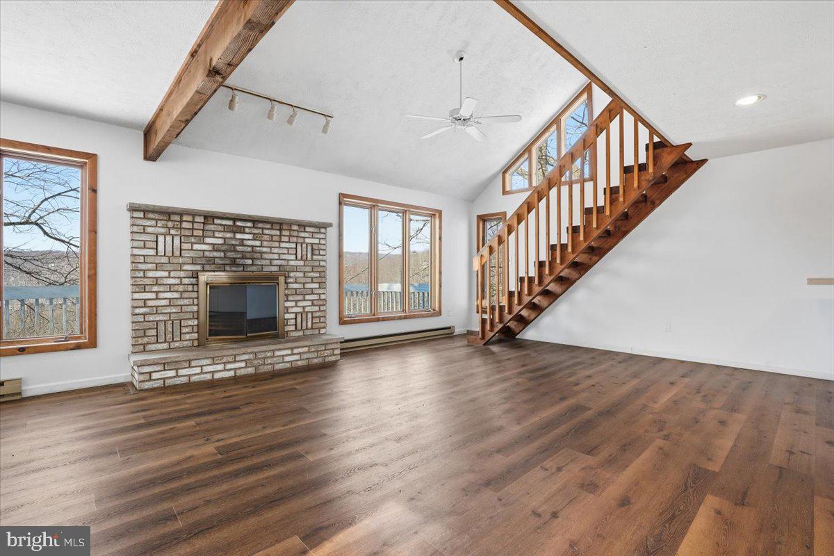 SAW CREEK ESTATES - Residential