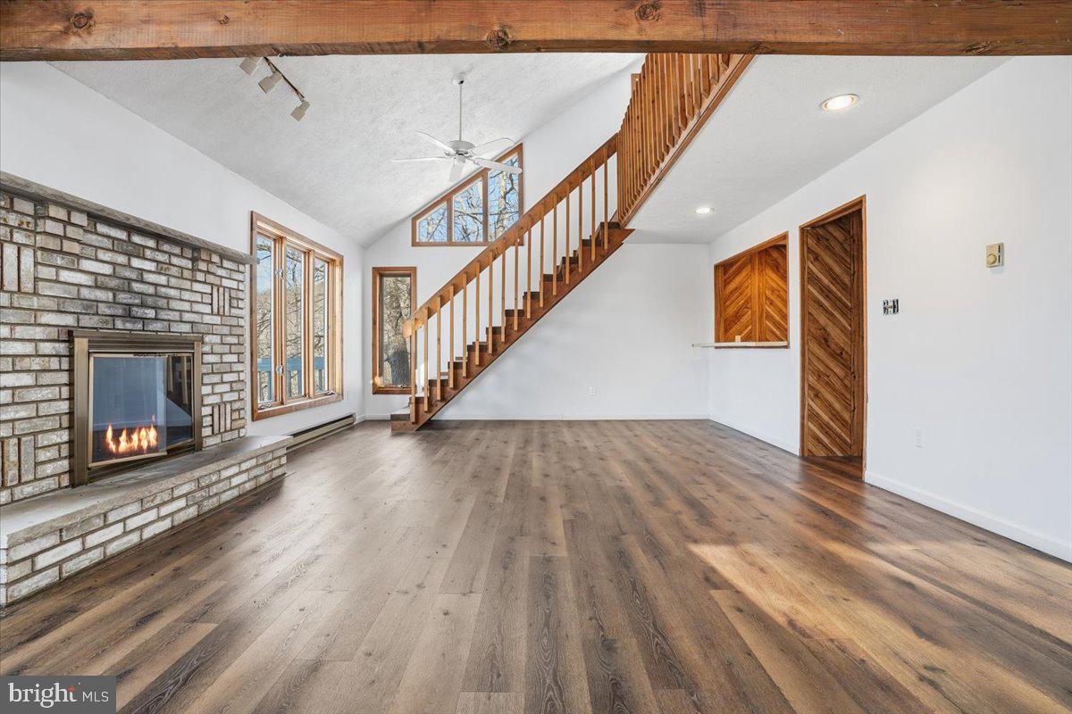 SAW CREEK ESTATES - Residential