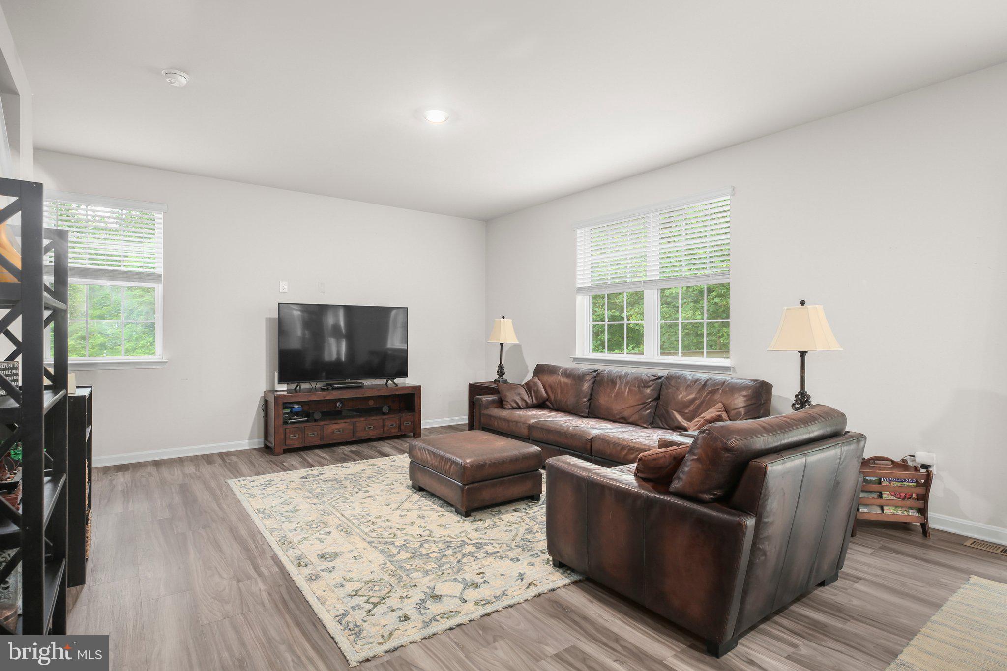 WOOD LANDING ESTATES - Residential Lease