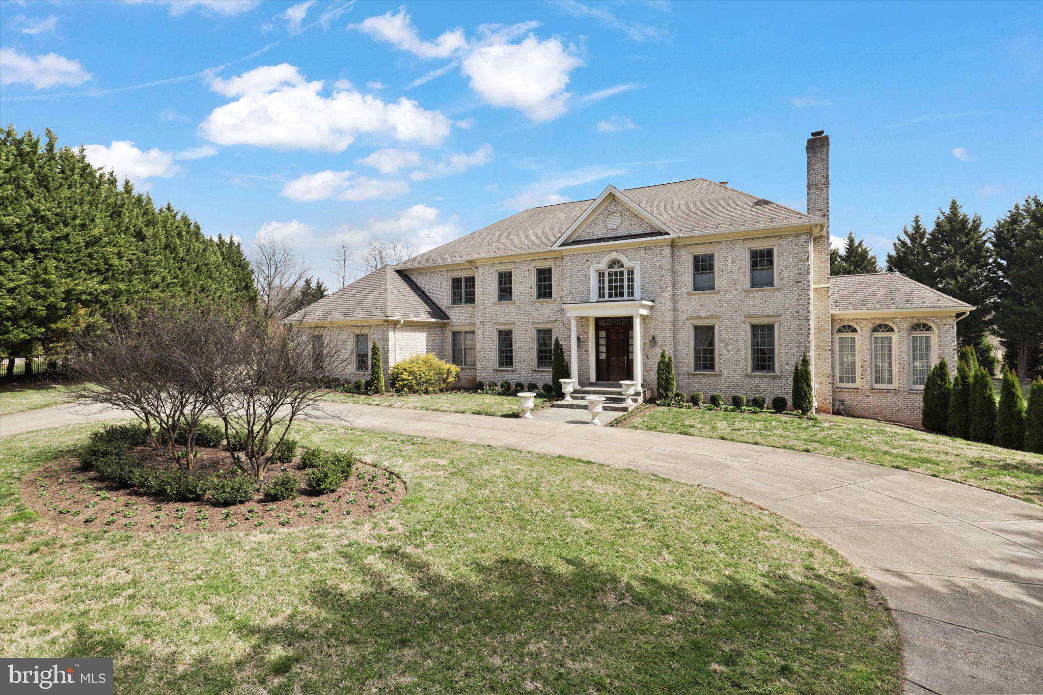 SADDLE RIDGE - Residential