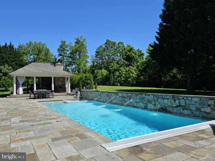 SADDLE RIDGE - Residential