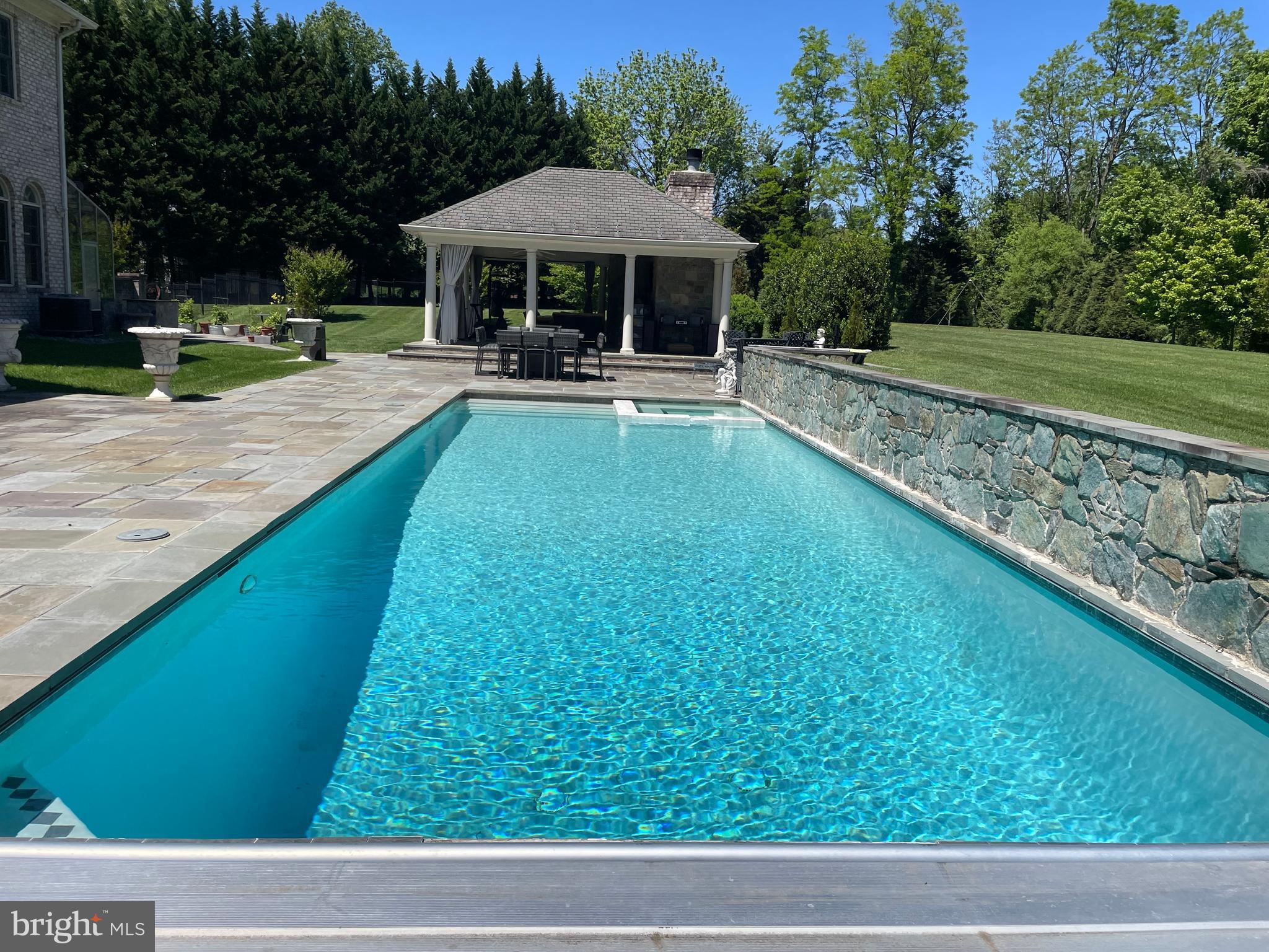 SADDLE RIDGE - Residential