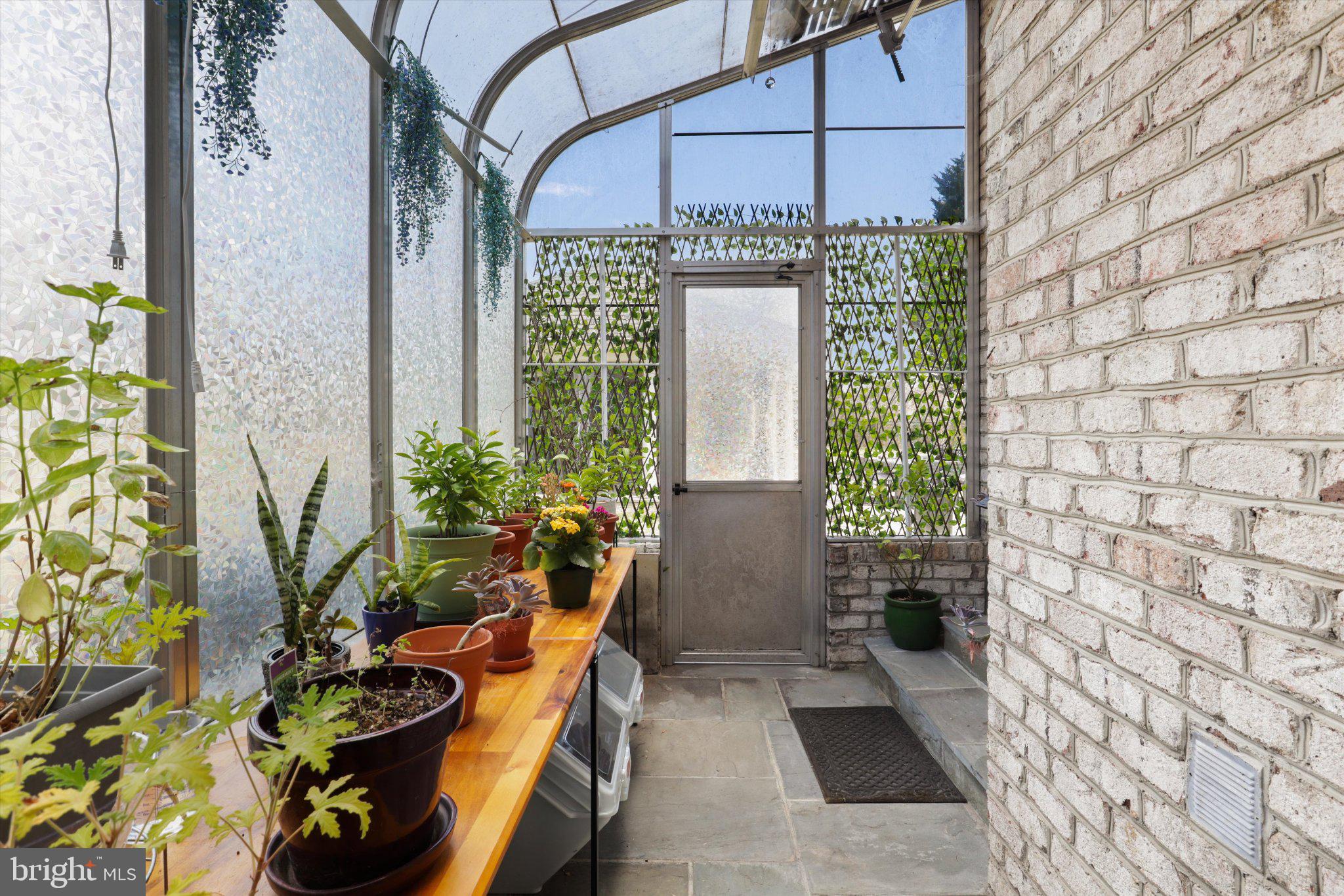 SADDLE RIDGE - Residential