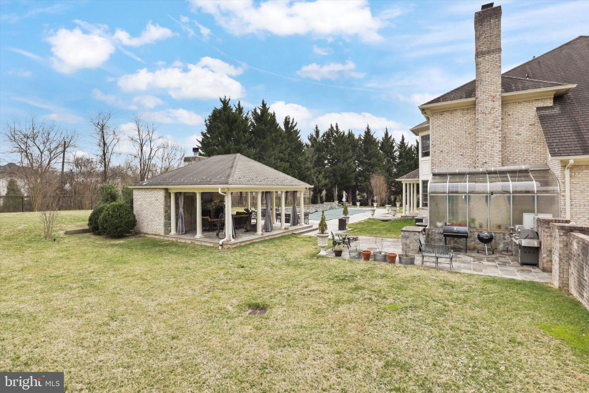 SADDLE RIDGE - Residential