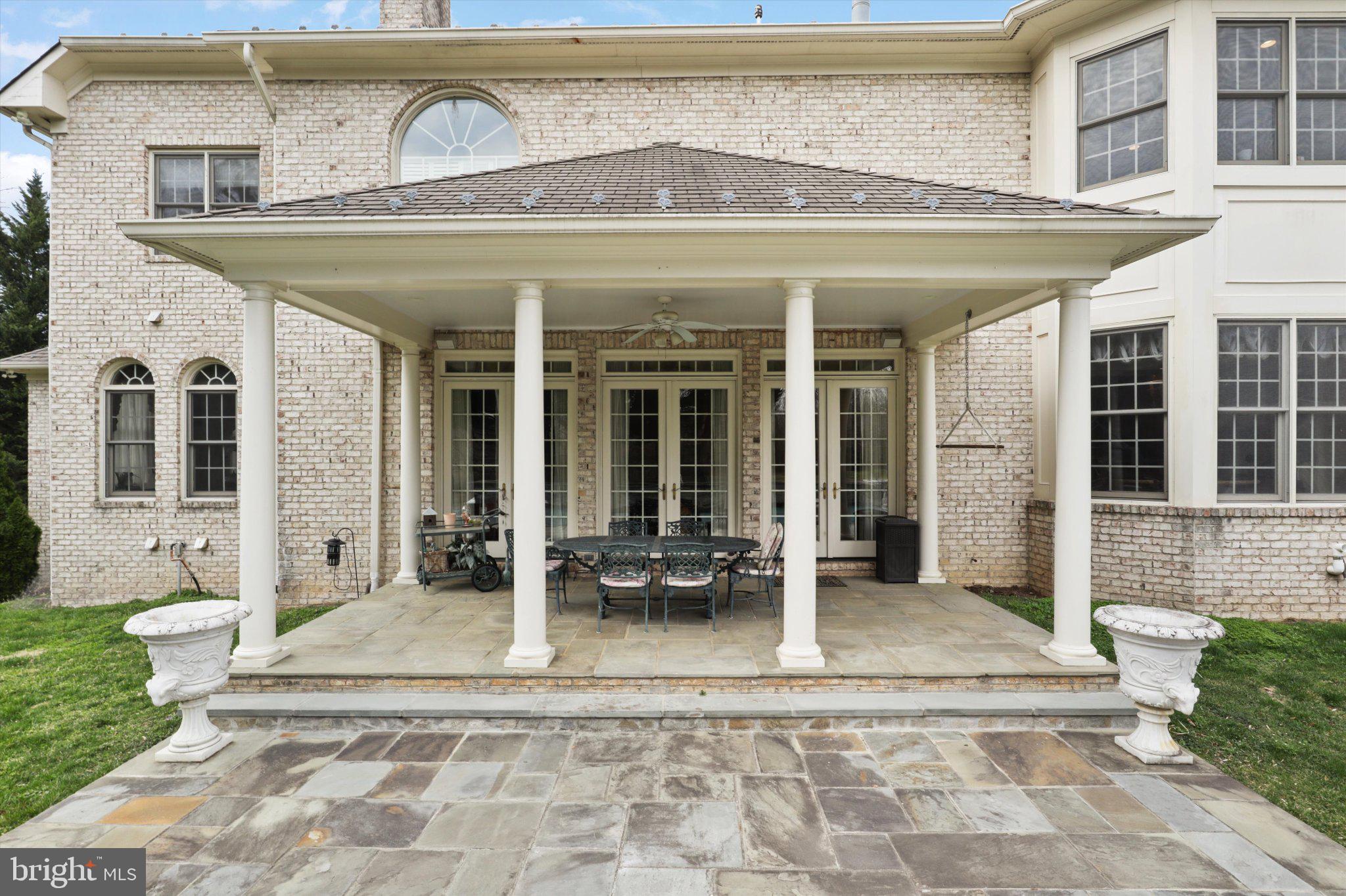 SADDLE RIDGE - Residential