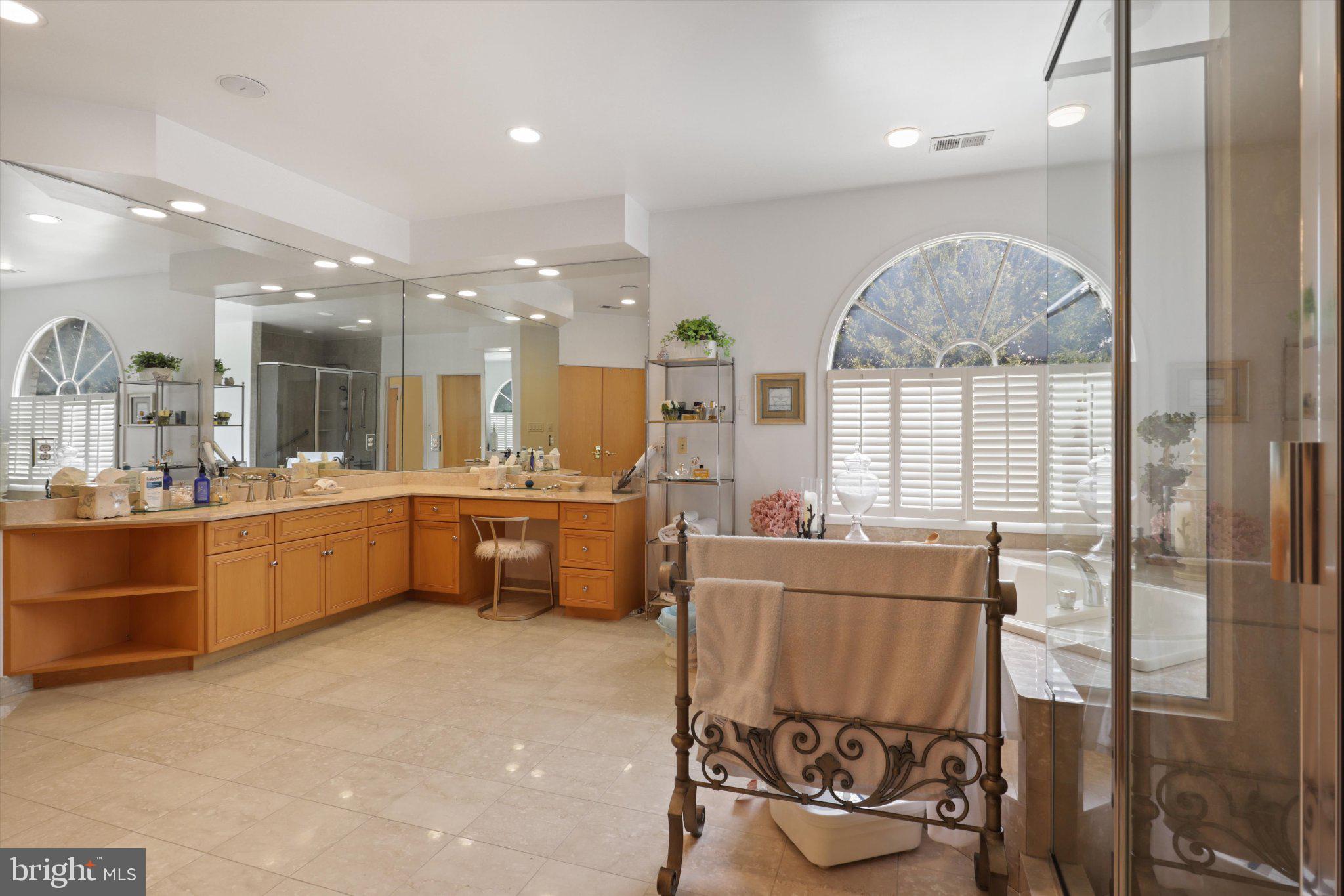 SADDLE RIDGE - Residential