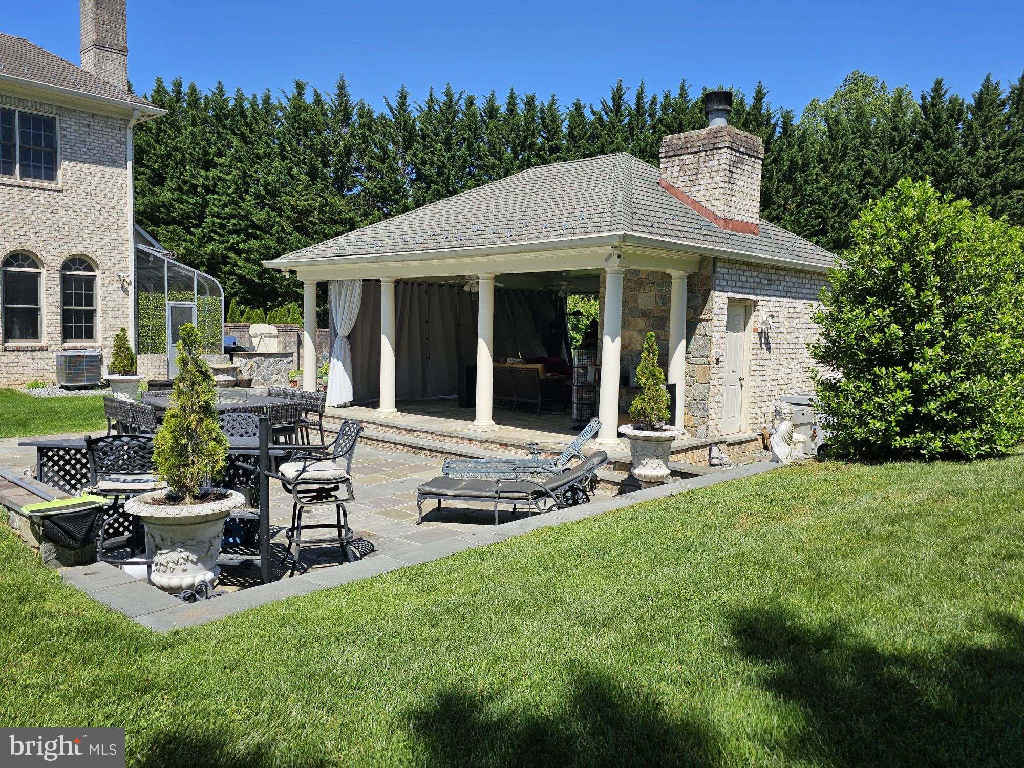 SADDLE RIDGE - Residential