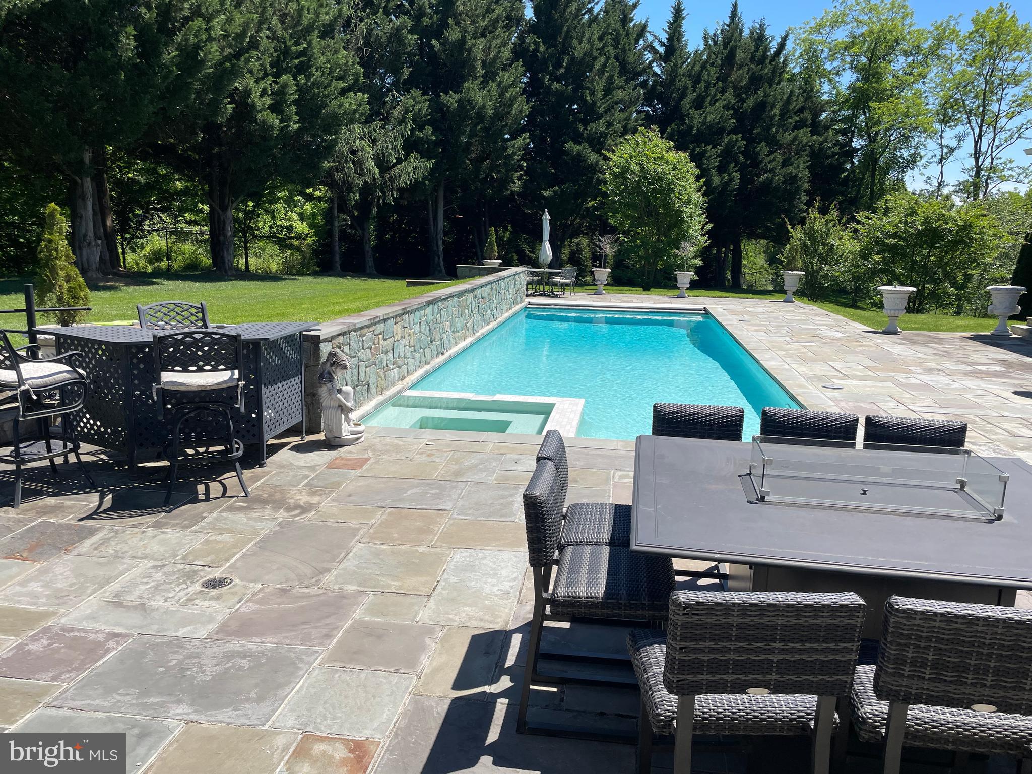 SADDLE RIDGE - Residential