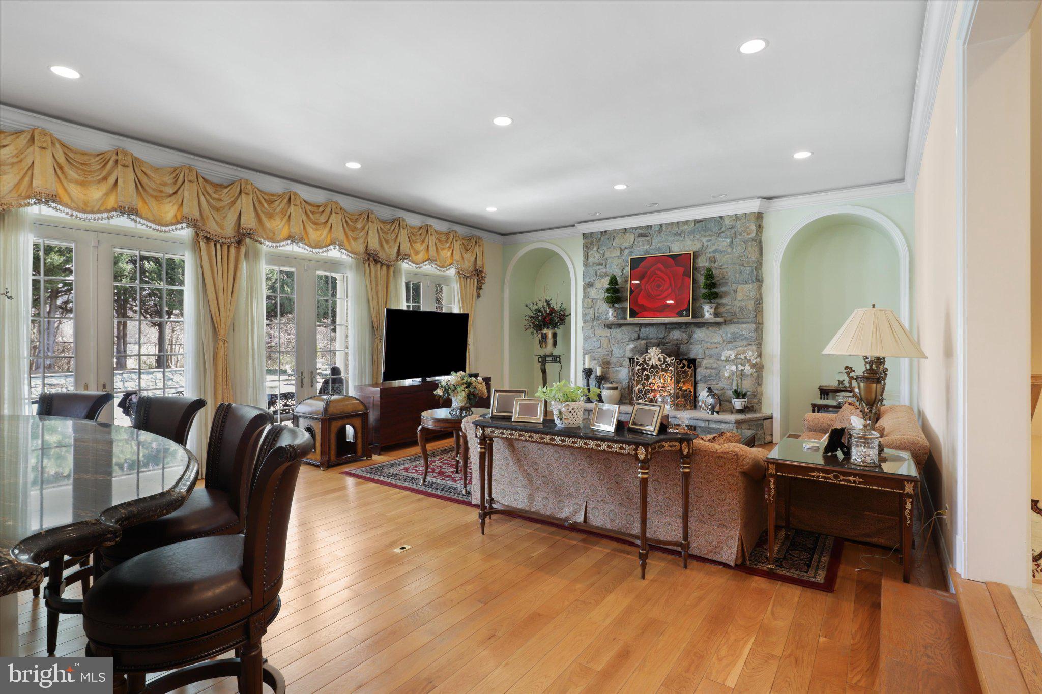 SADDLE RIDGE - Residential