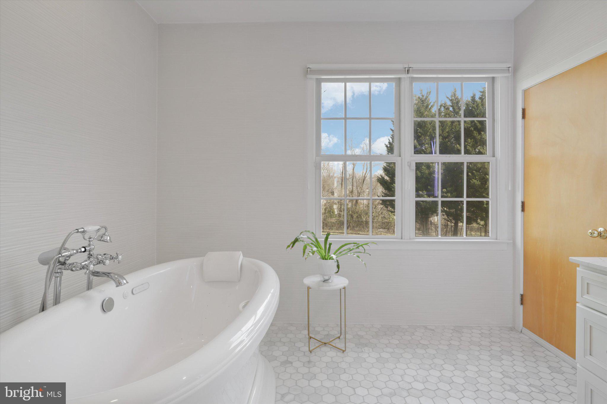 SADDLE RIDGE - Residential