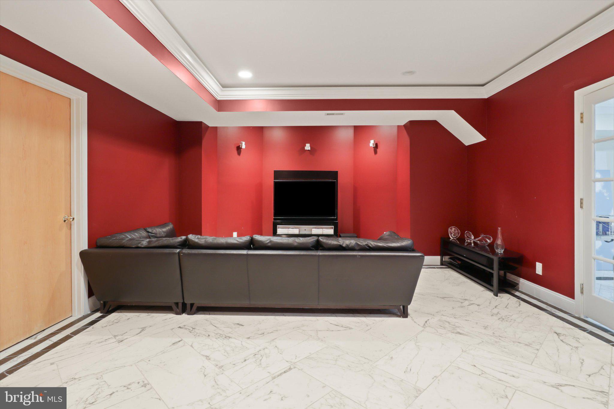 SADDLE RIDGE - Residential