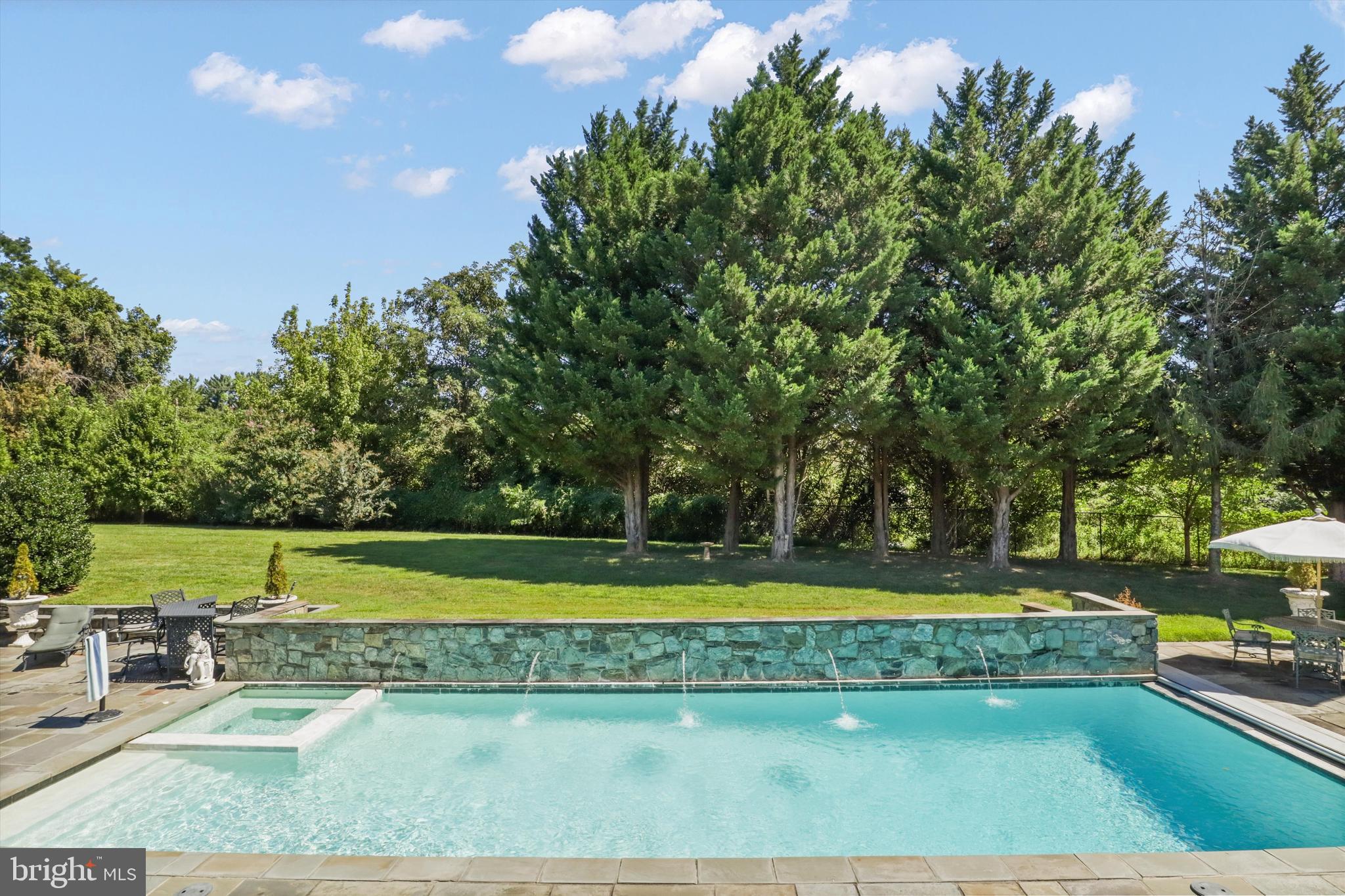 SADDLE RIDGE - Residential