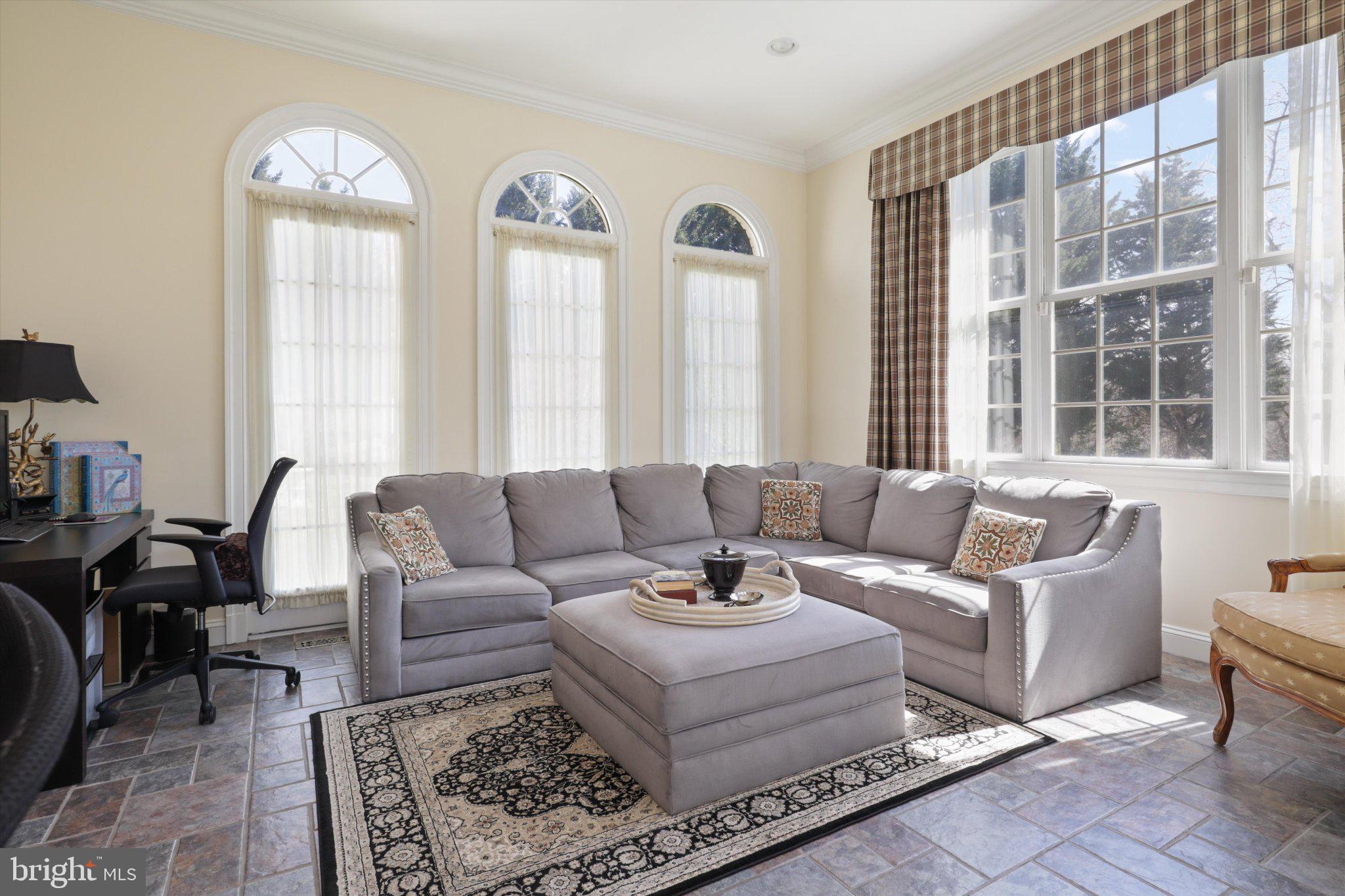 SADDLE RIDGE - Residential