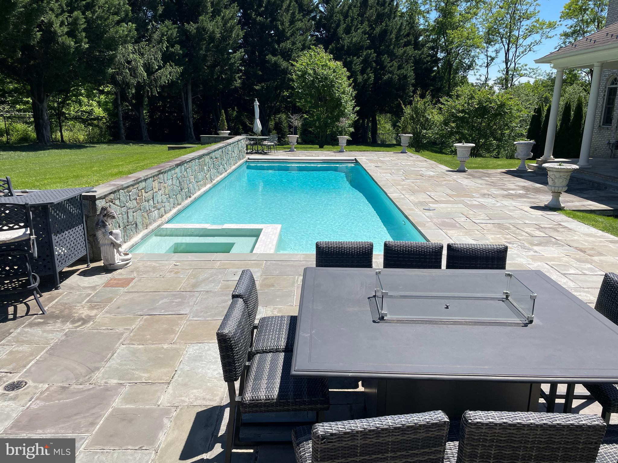 SADDLE RIDGE - Residential