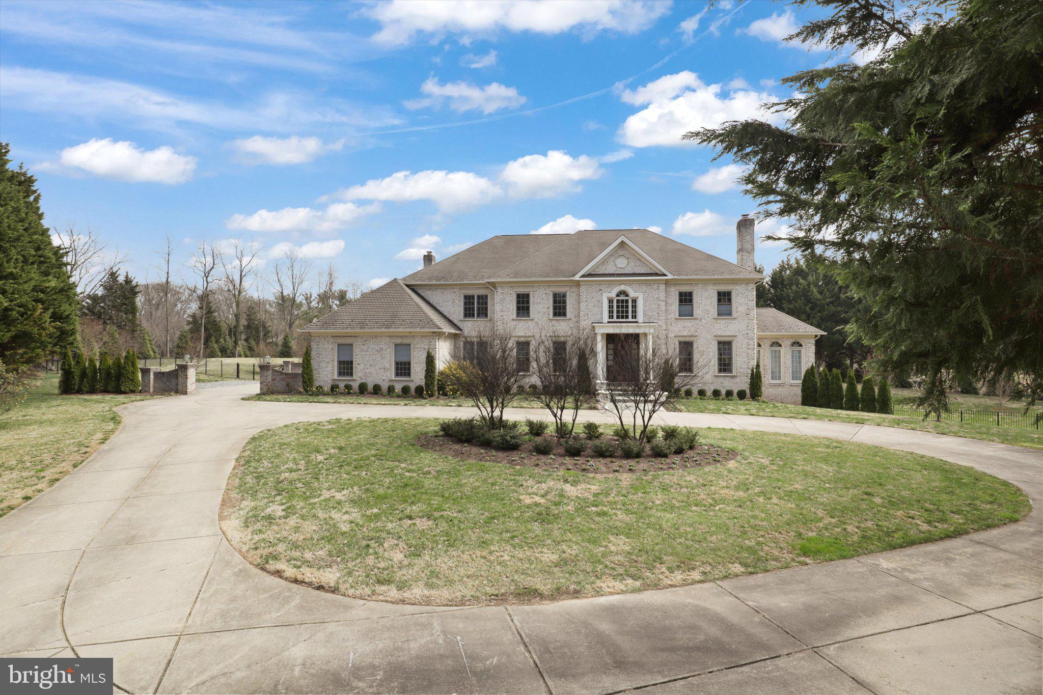 SADDLE RIDGE - Residential