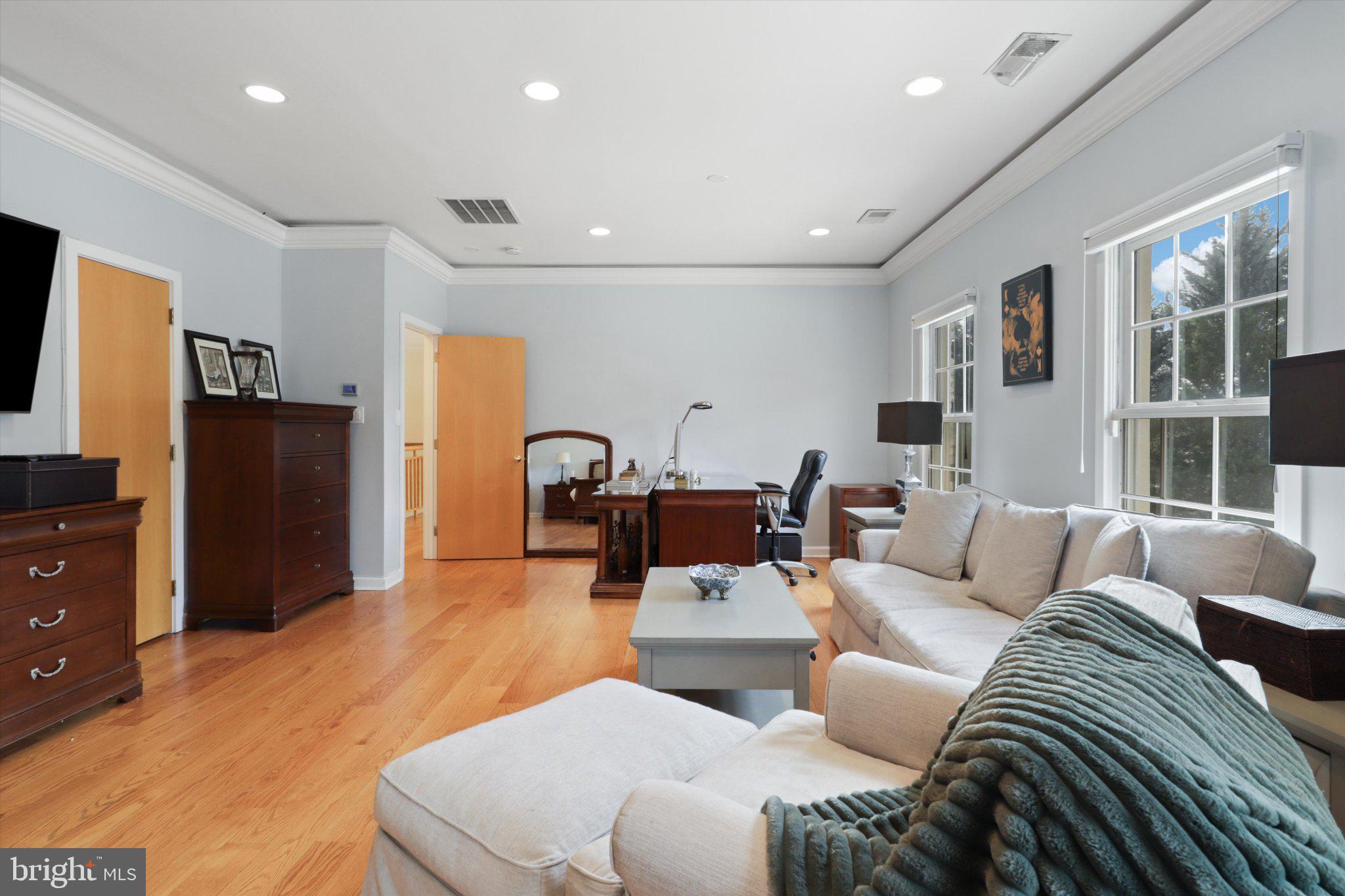 SADDLE RIDGE - Residential