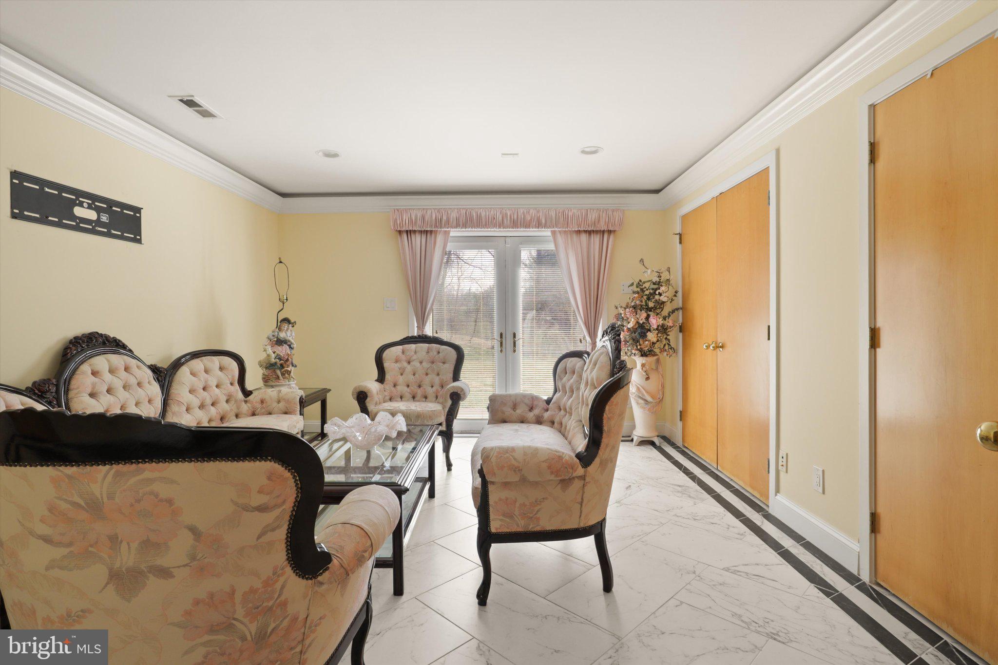 SADDLE RIDGE - Residential